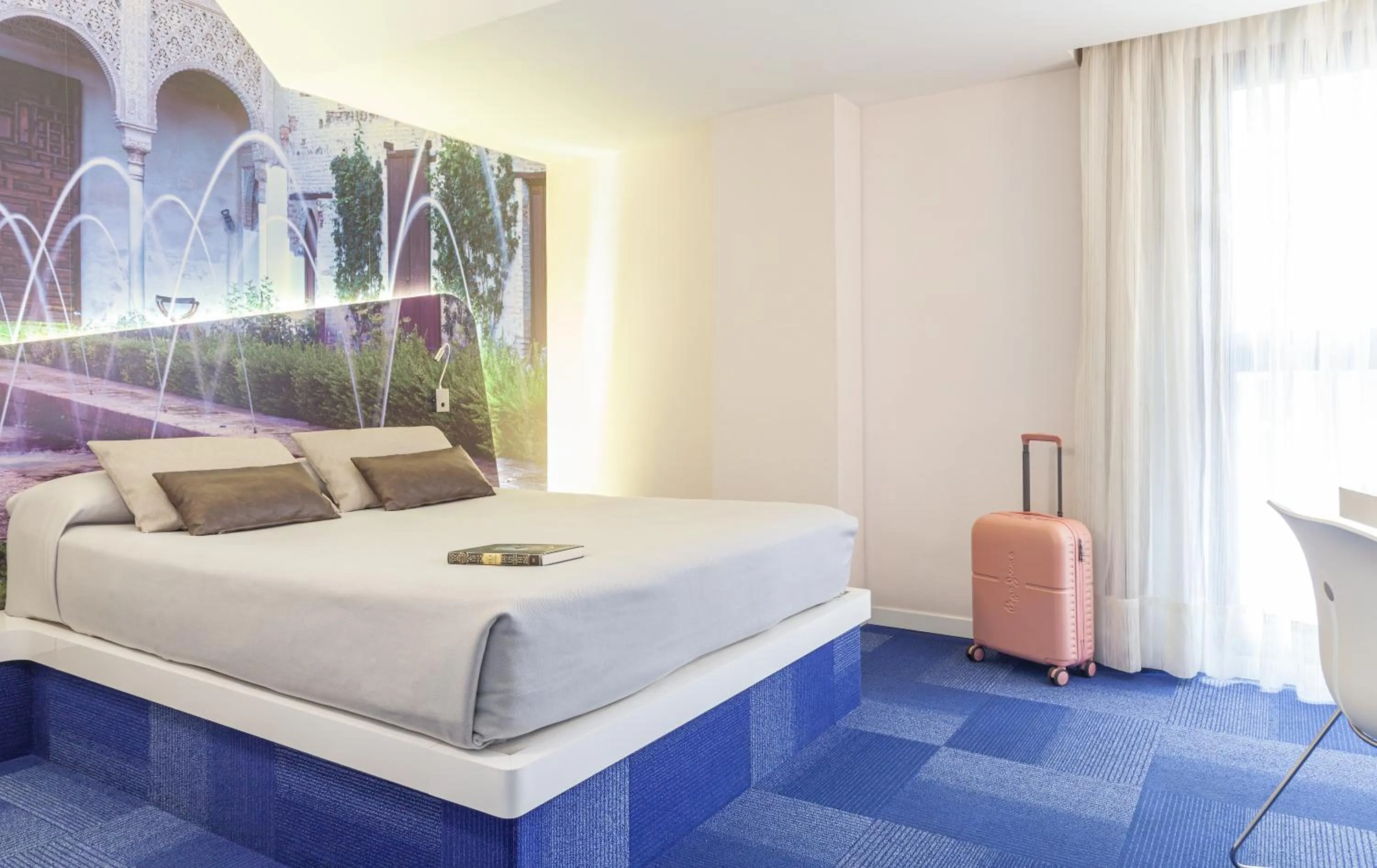 Photo of the whole room, Bed in Hotel Maciá Granada Five Senses Rooms & Suites