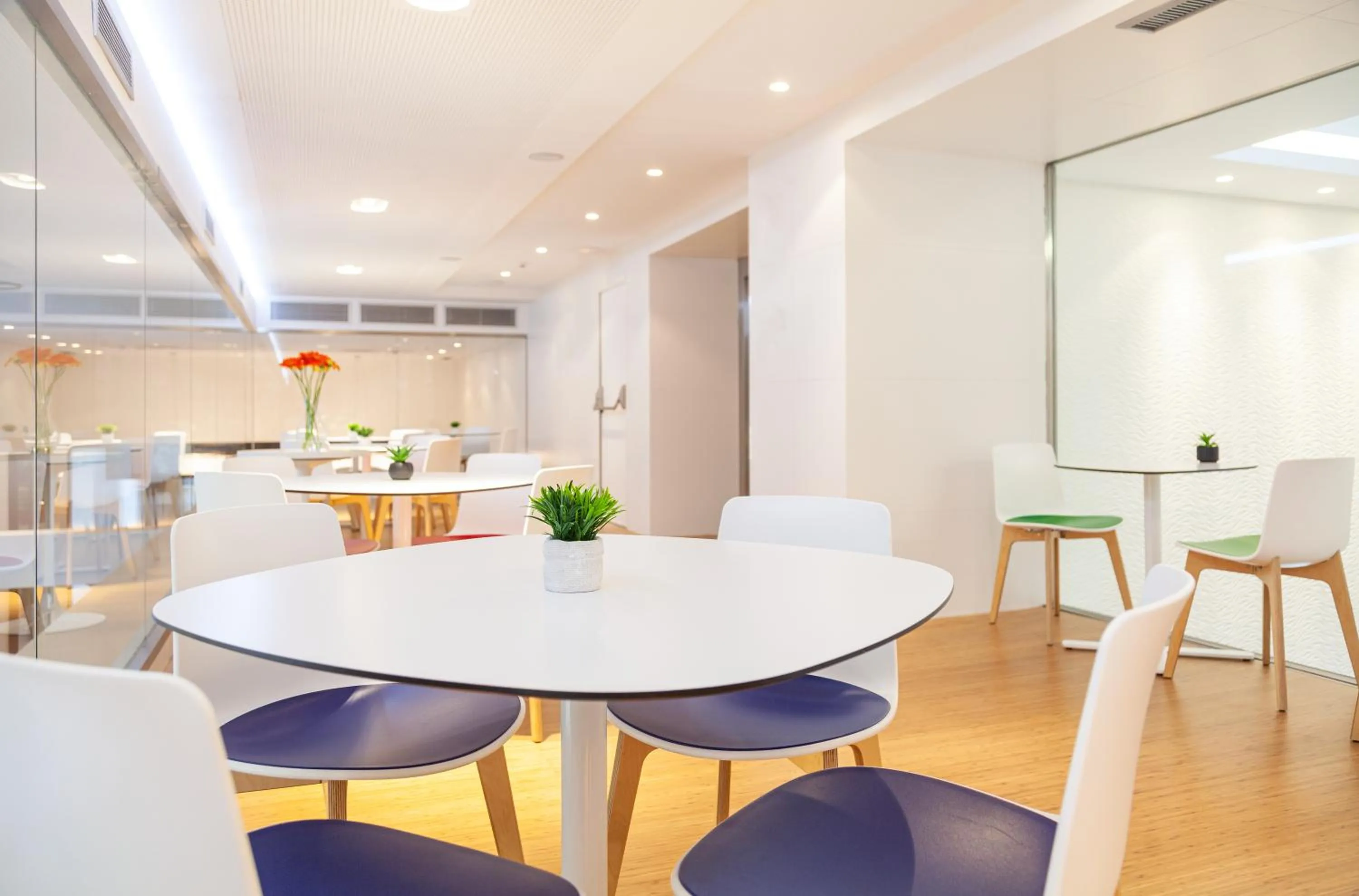 Restaurant/places to eat in Hotel Maciá Granada Five Senses Rooms & Suites