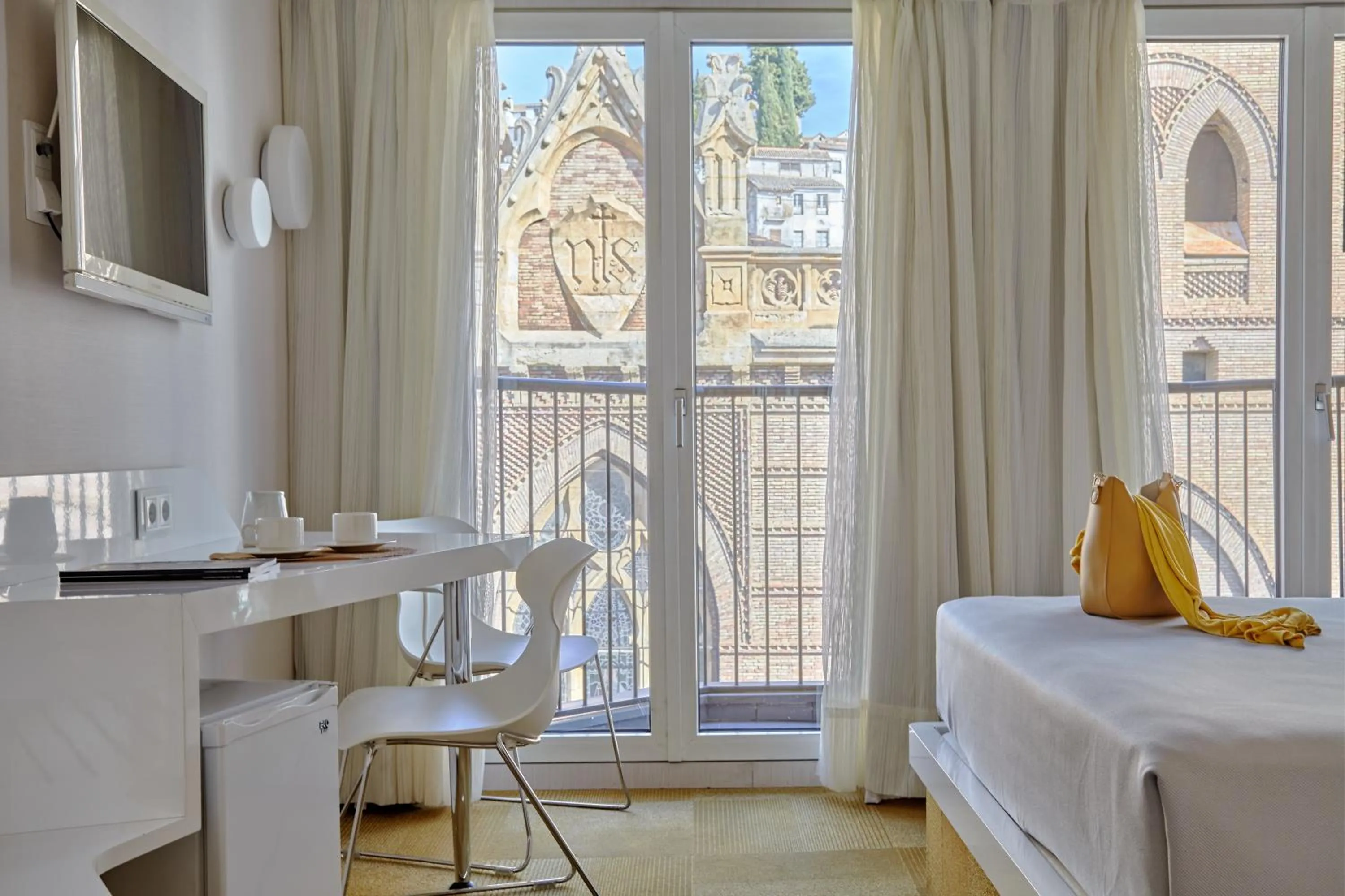 Photo of the whole room, Bed in Hotel Maciá Granada Five Senses Rooms & Suites