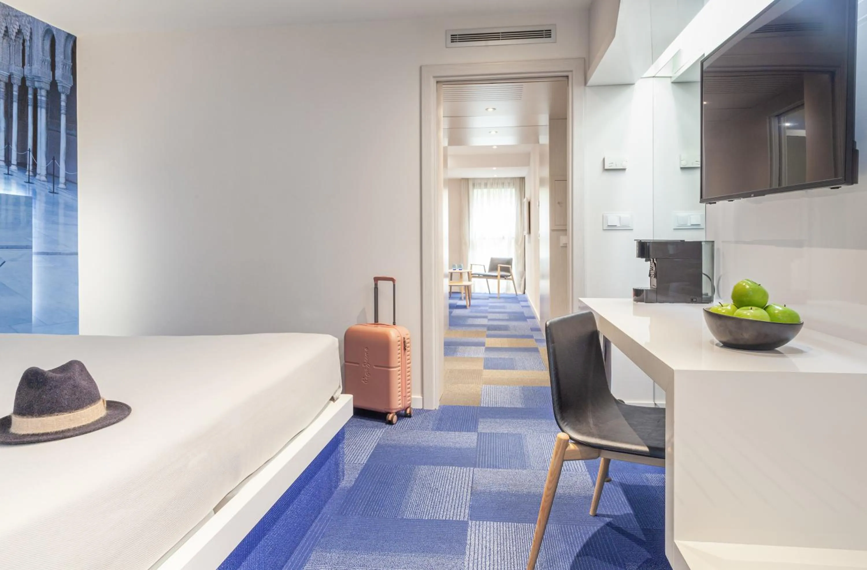 Photo of the whole room, Bed in Hotel Maciá Granada Five Senses Rooms & Suites