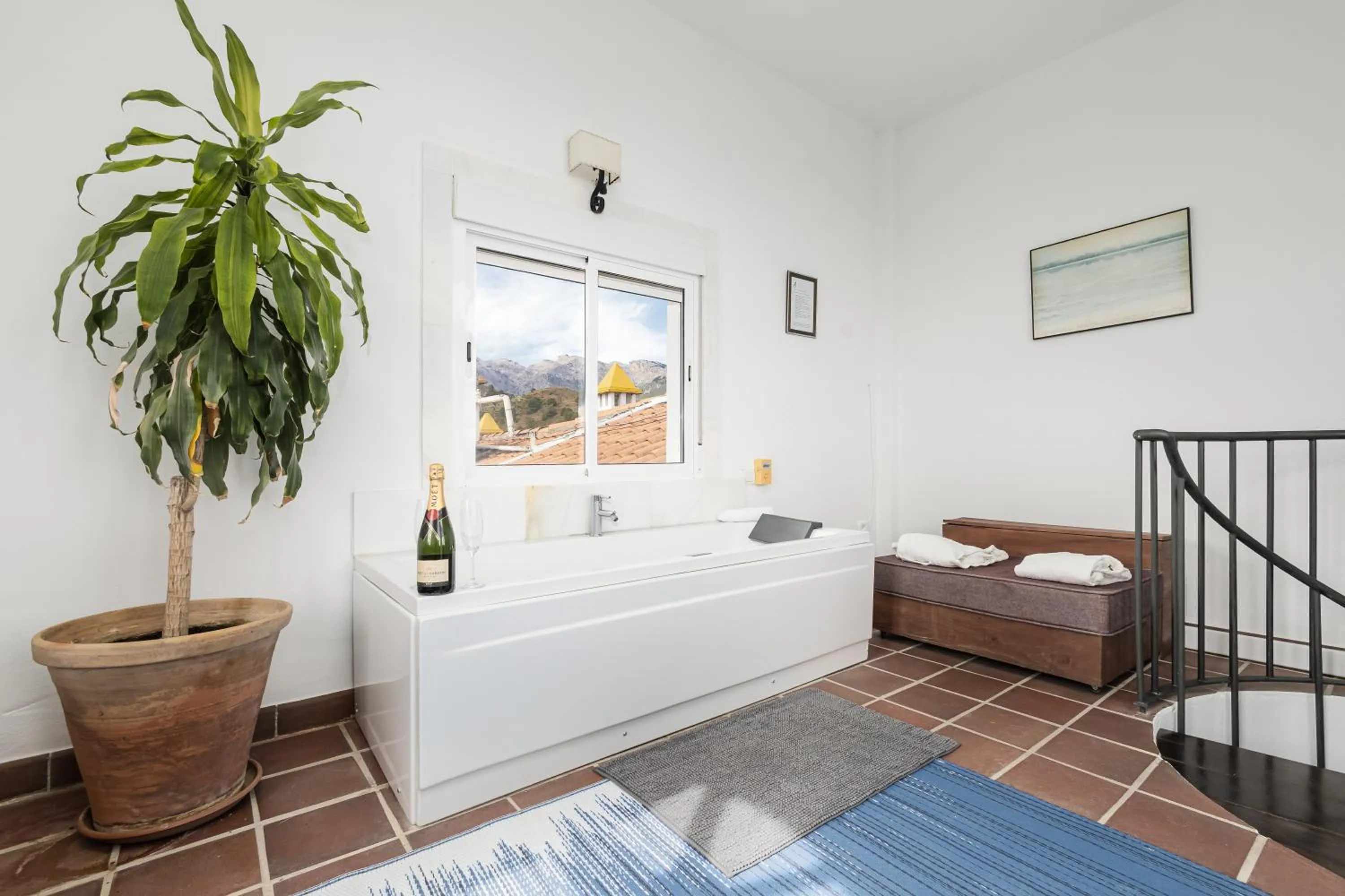 Bath, Bed in Cerro de Hijar