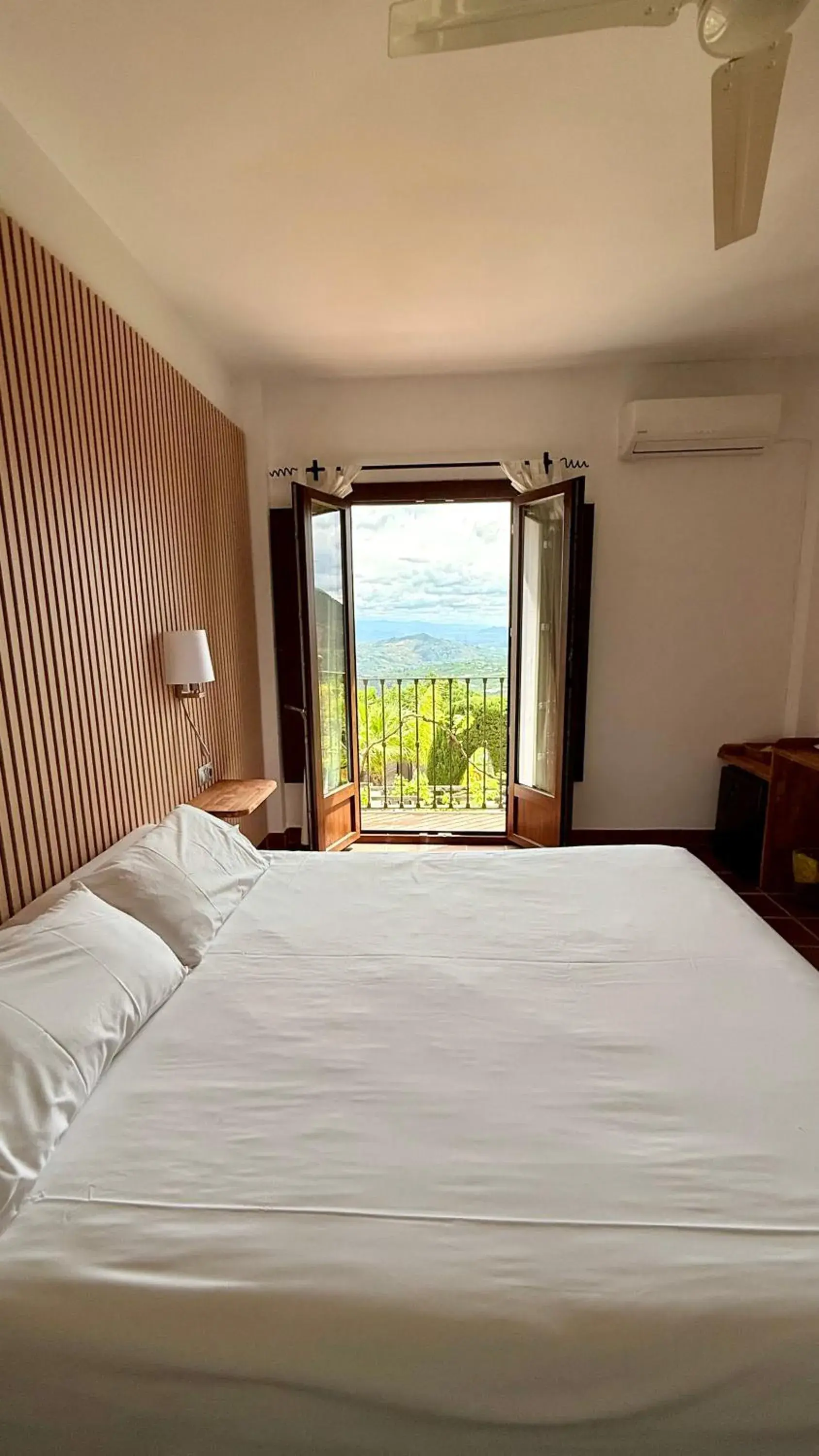 Double Room with Extra Bed in Cerro de Hijar Double Room with Extra Bed in Cerro de Hijar