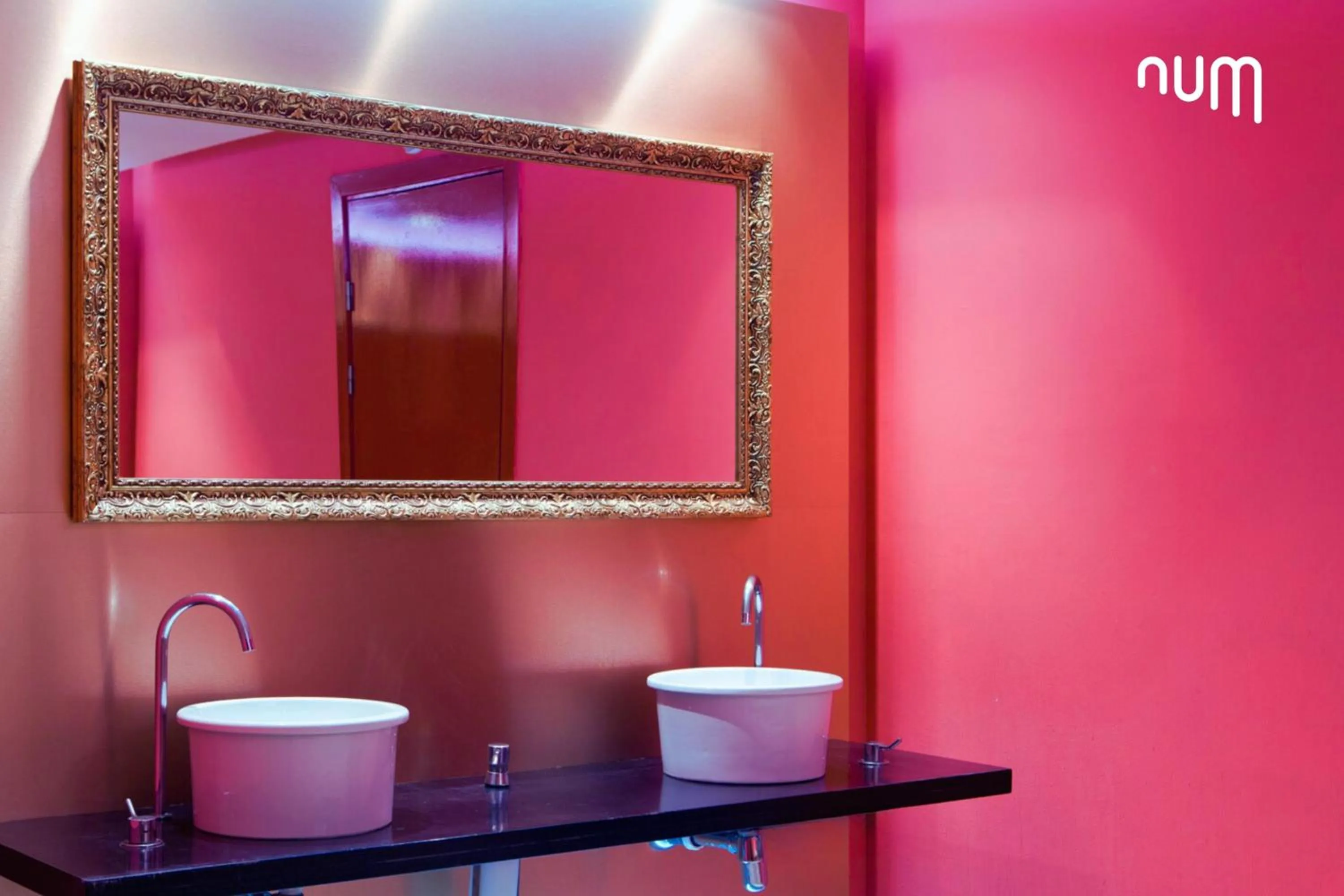 Public Bath in Num Hotel