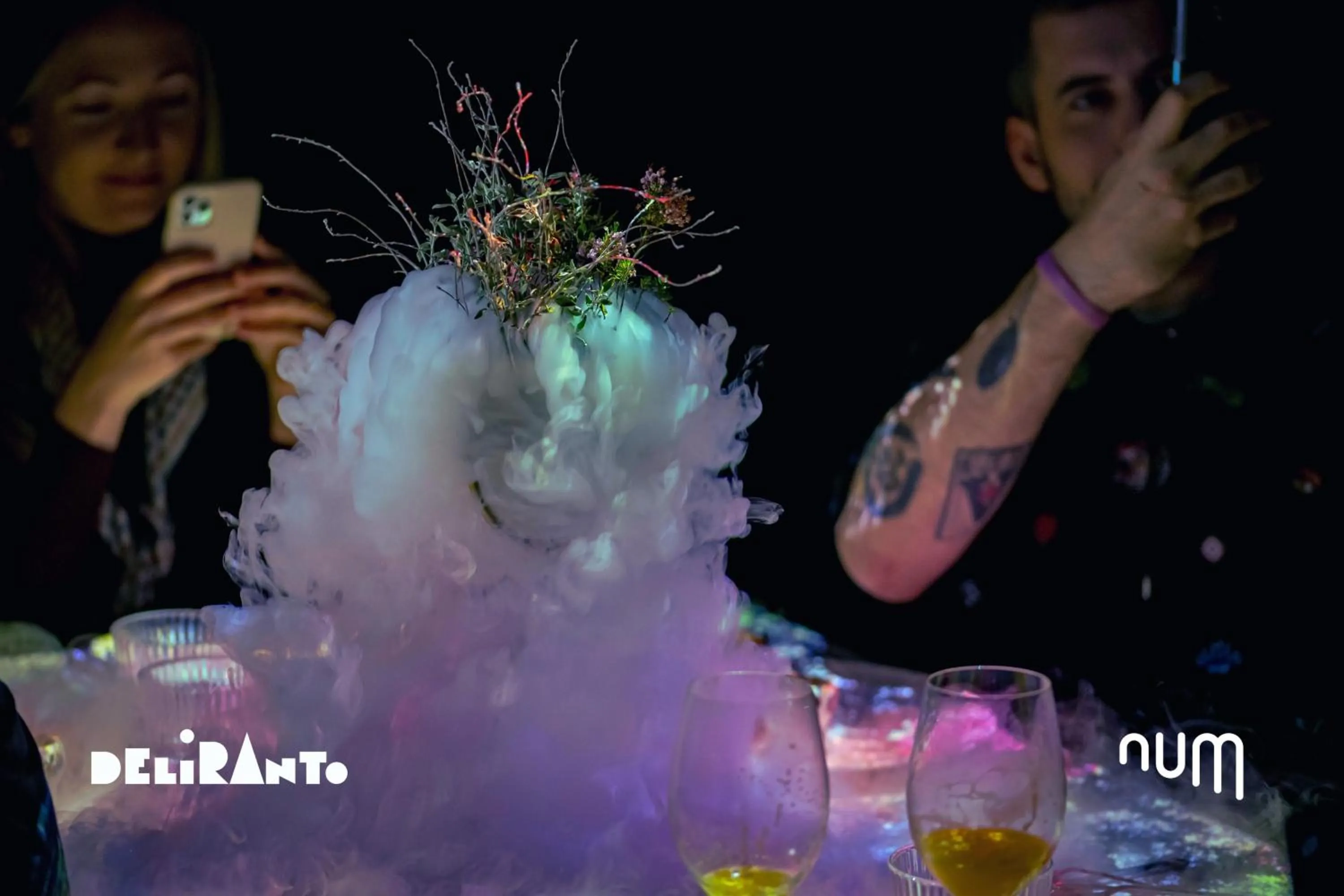 Restaurant/places to eat in Num Hotel