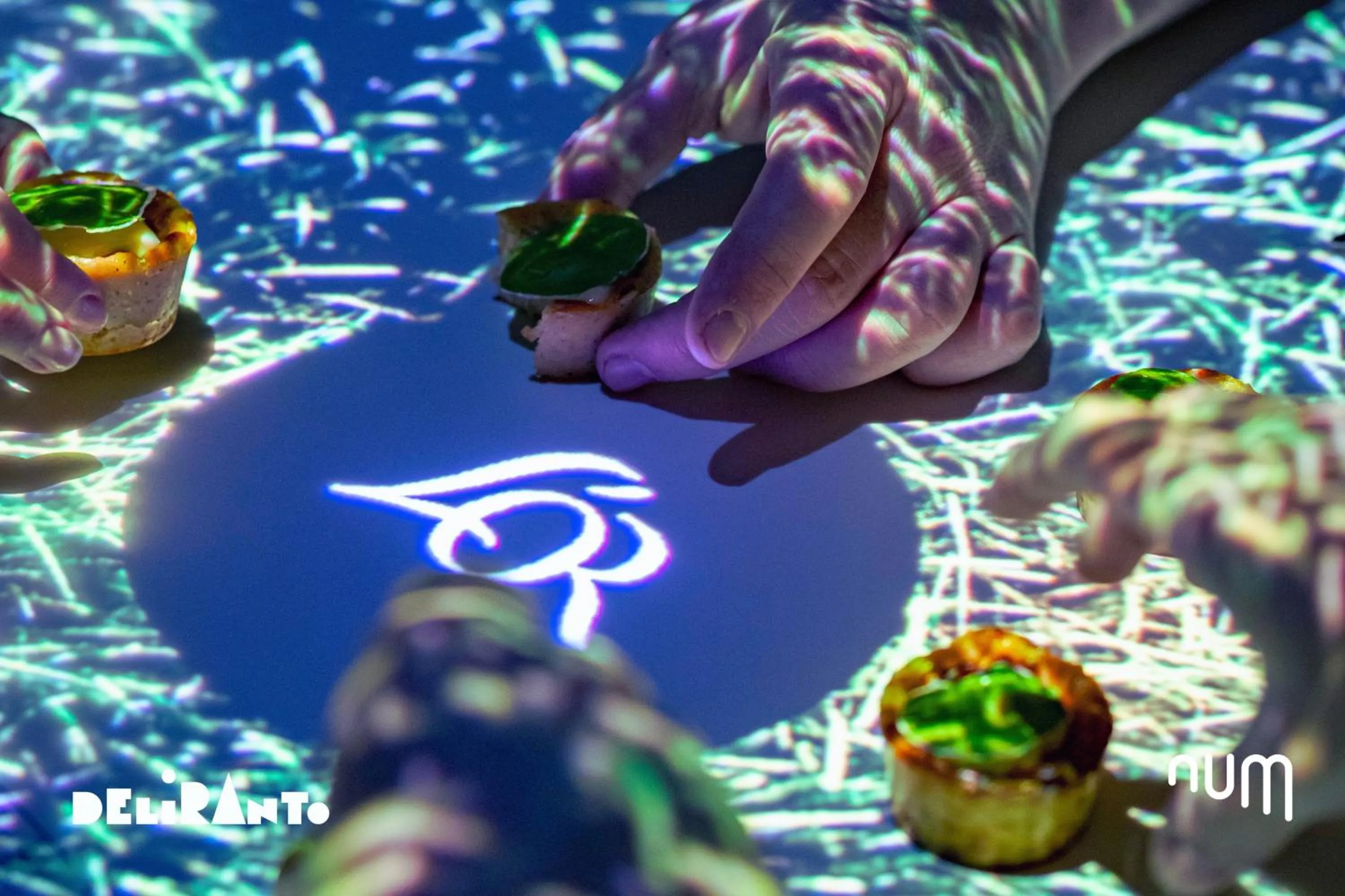 Restaurant/places to eat in Num Hotel