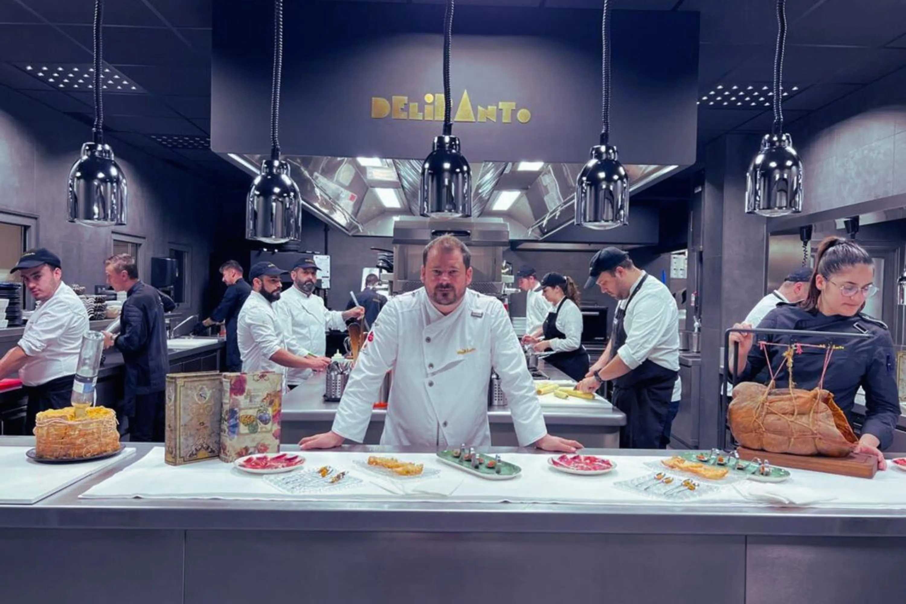 Restaurant/places to eat in Num Hotel