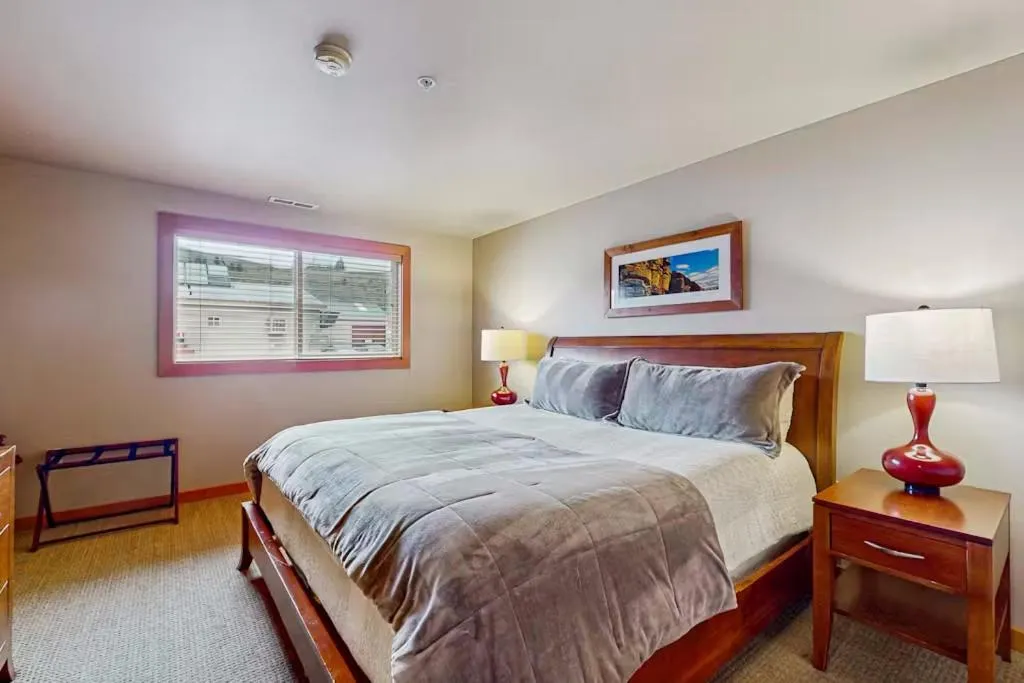 Bed in Driftin' Cabanas