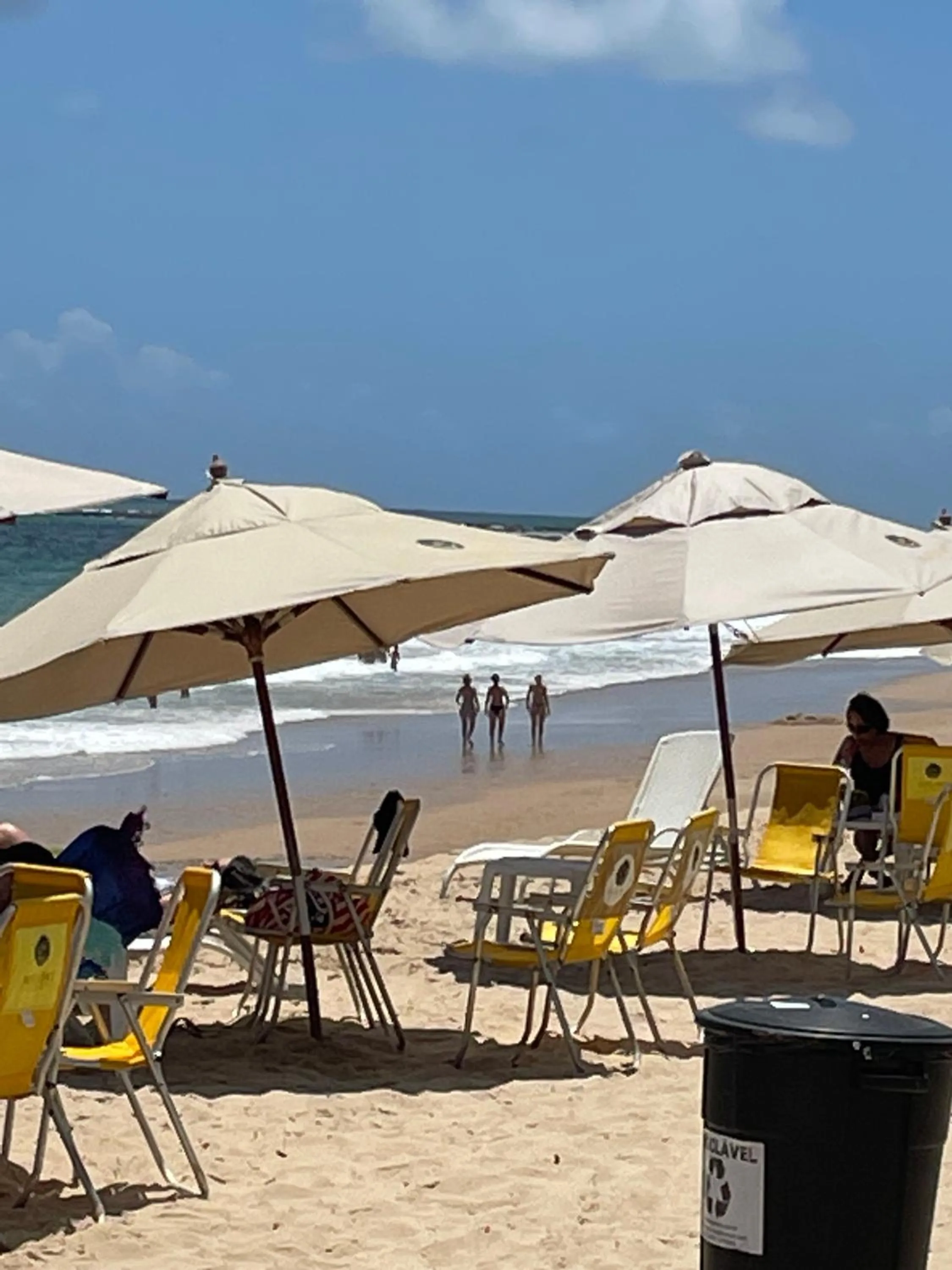 People in Duplex de Luxo - Muro Alto Malawí