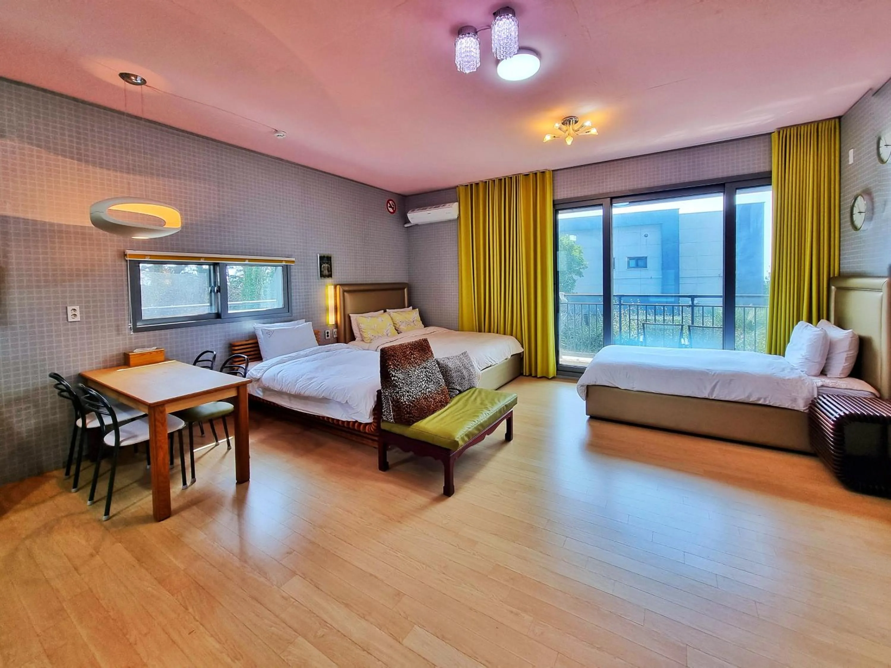 Photo of the whole room, Bed in OROJEJU