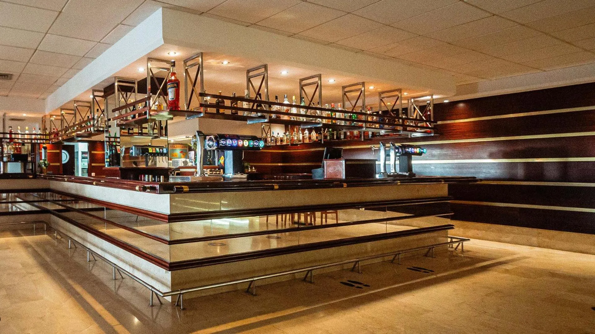 Lounge or bar in Globales Almirante Farragut