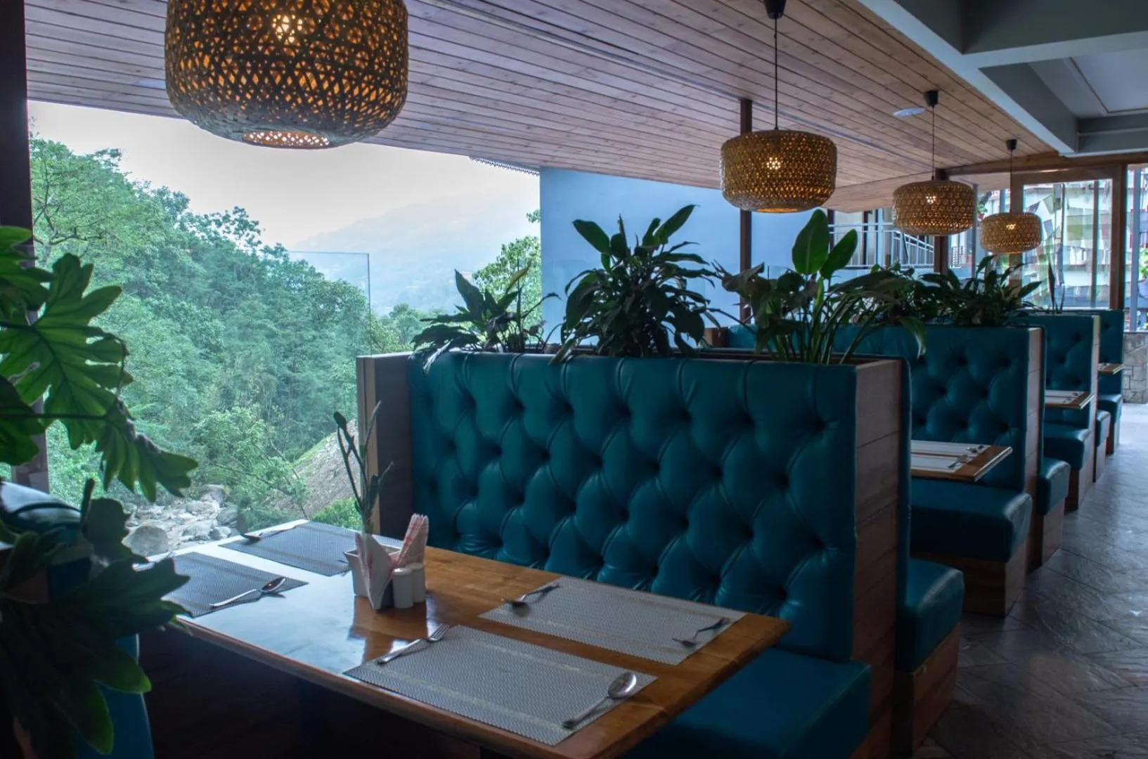 Restaurant/places to eat in Avianna Gangtok Resort & Spa