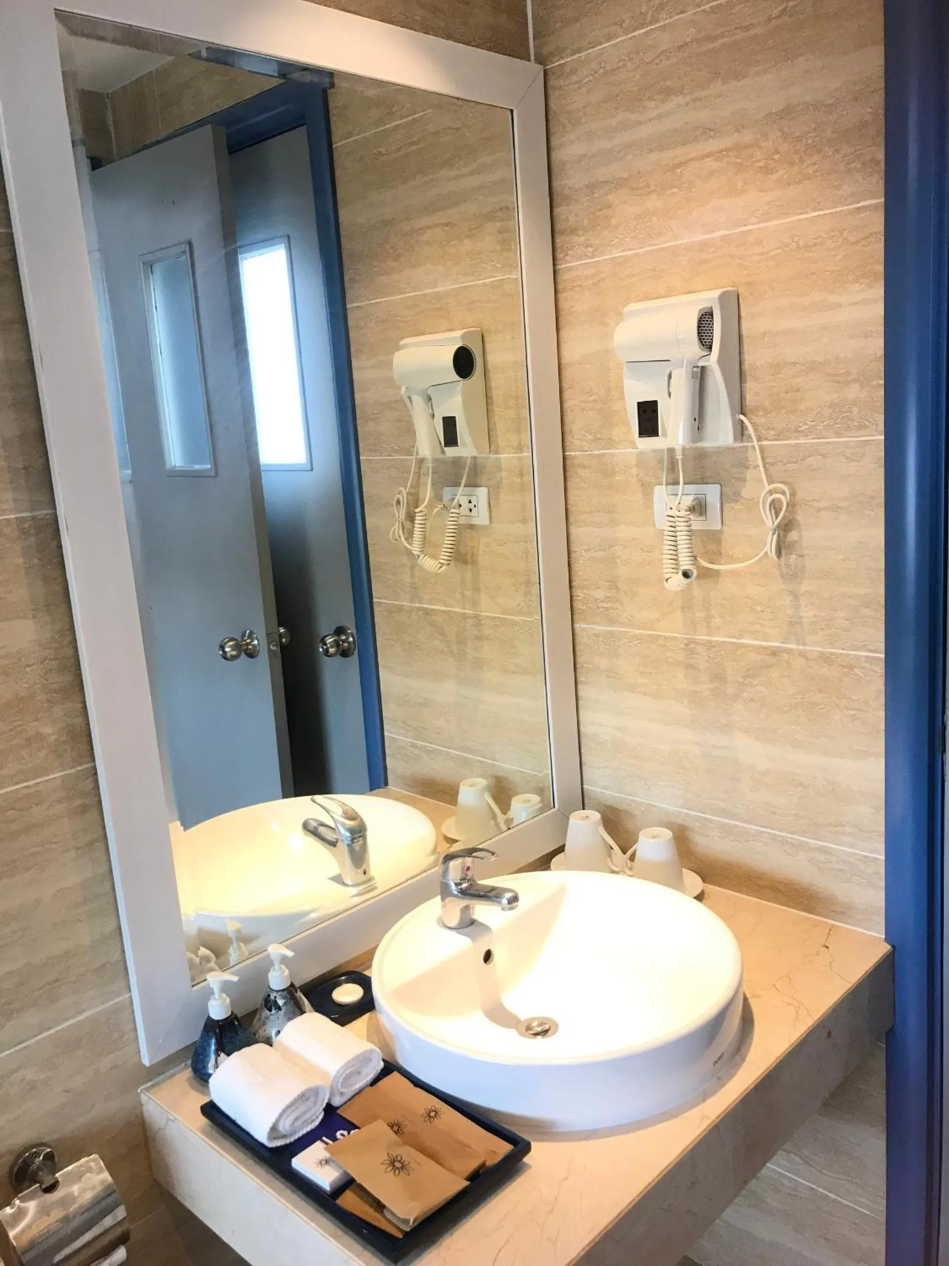 Bathroom in HANOI FLORA HOTEL