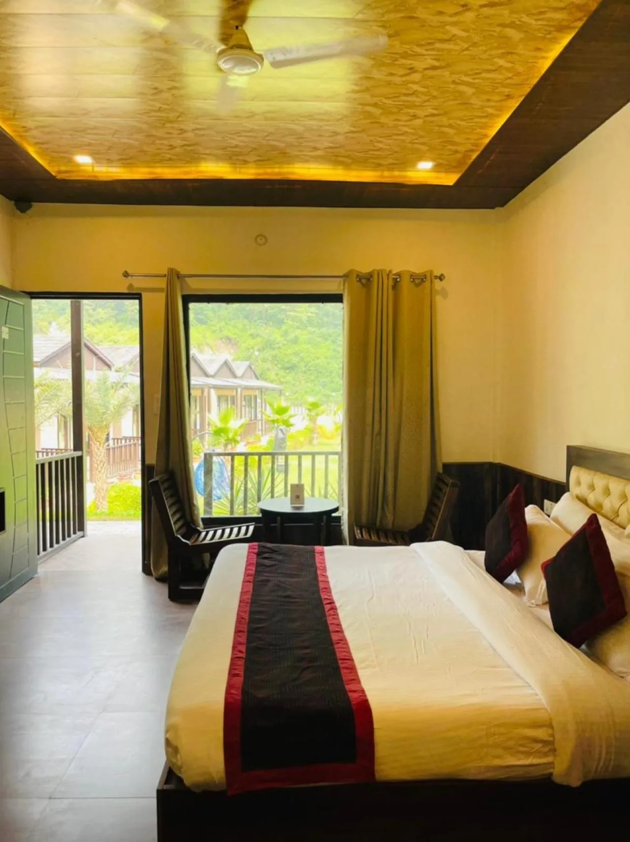 Bed in DLS MJ River Resort, Rishikesh