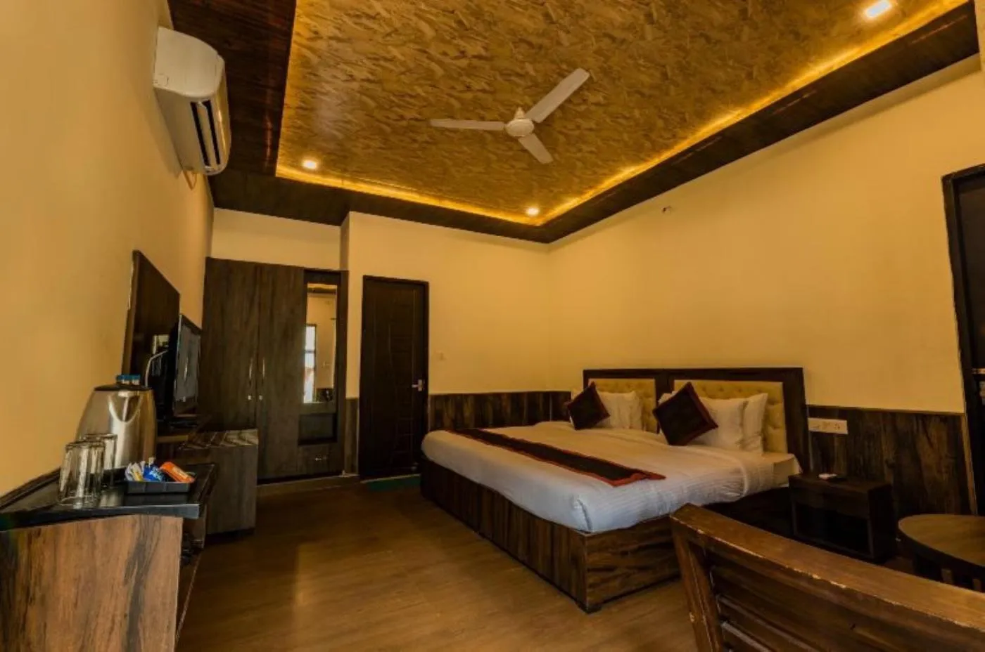 Bed in DLS MJ River Resort, Rishikesh