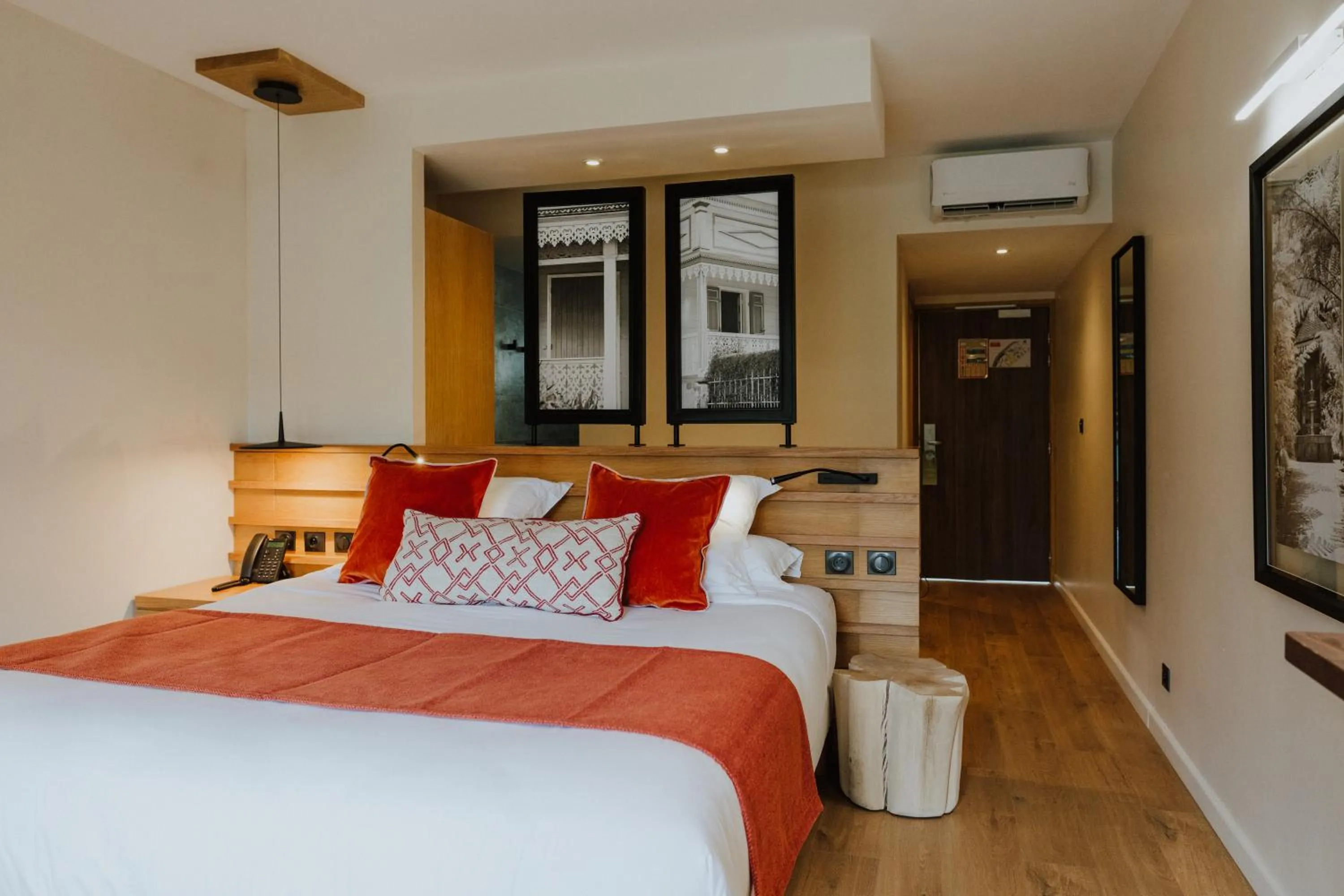 Bed in Sarana Hôtel & Spa