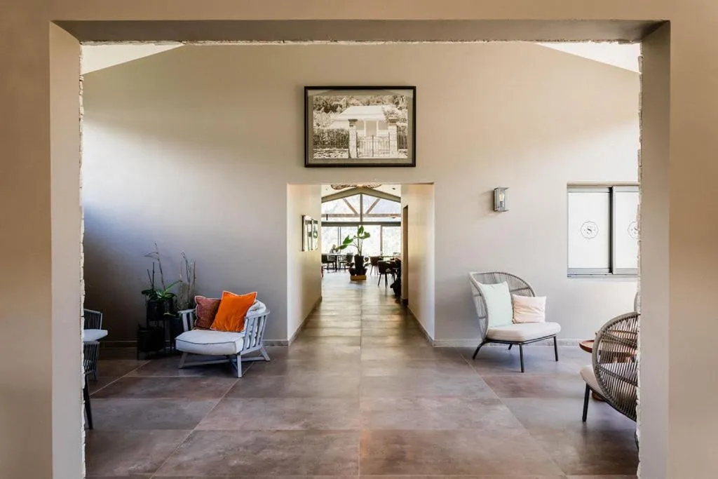 Lobby or reception in Sarana Hôtel & Spa