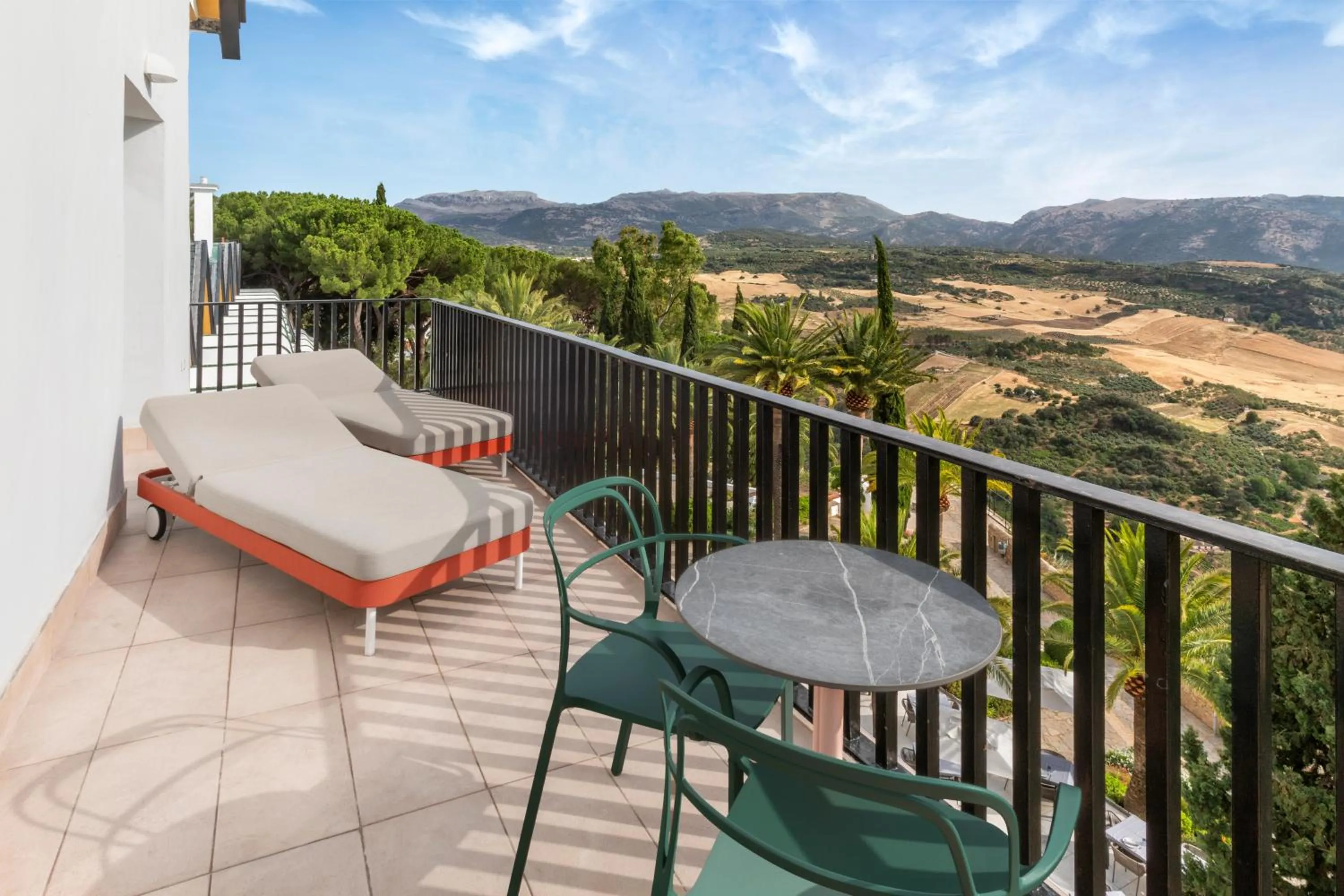 Day in Catalonia Reina Victoria