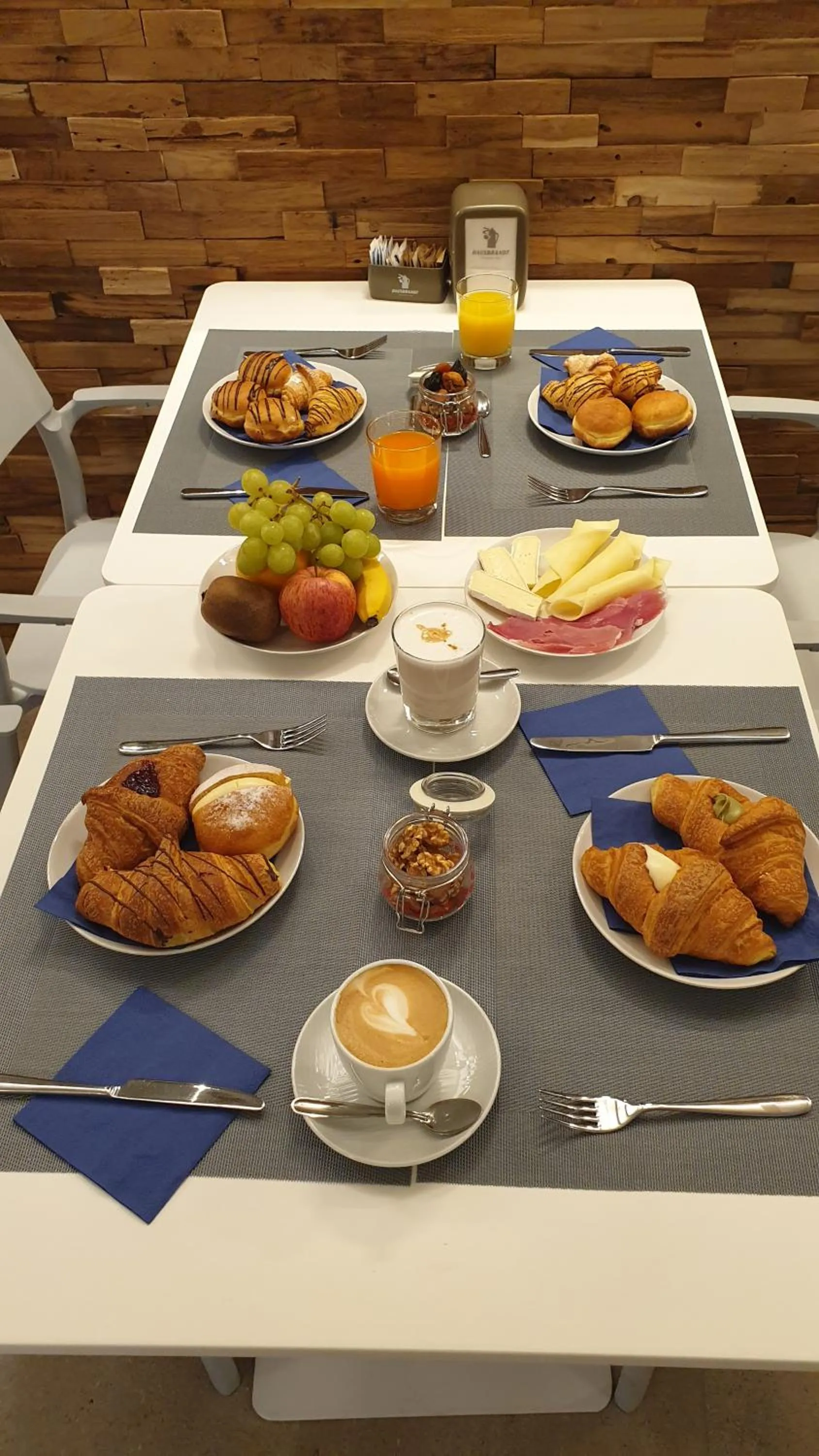 Food and drinks in Mura 5&7