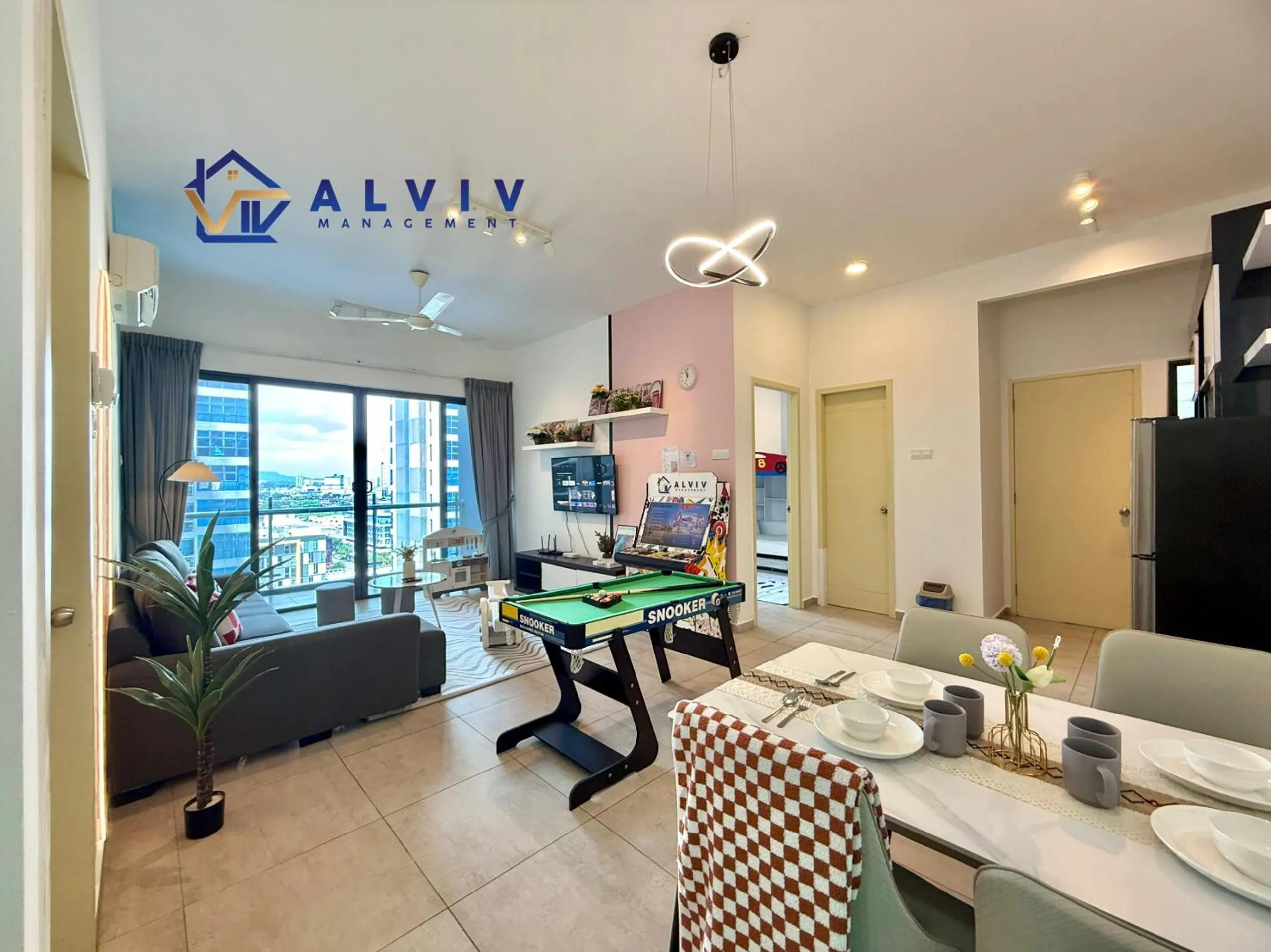 Dining area in Atlantis Melaka I 5-11pax I 5min JonkerSt By Alviv Management