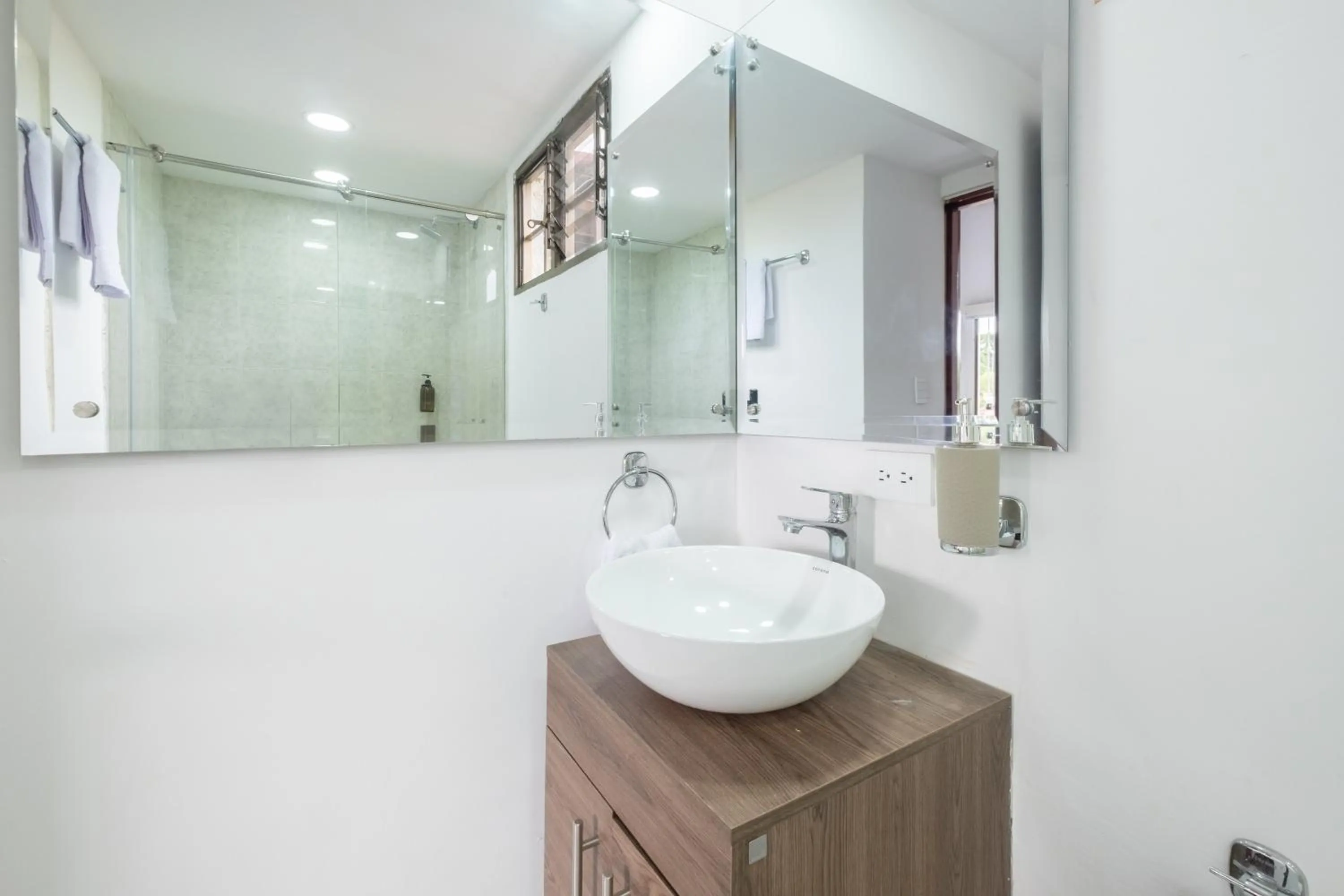 Bathroom in Hotel Chalet La Sofia by Majuva