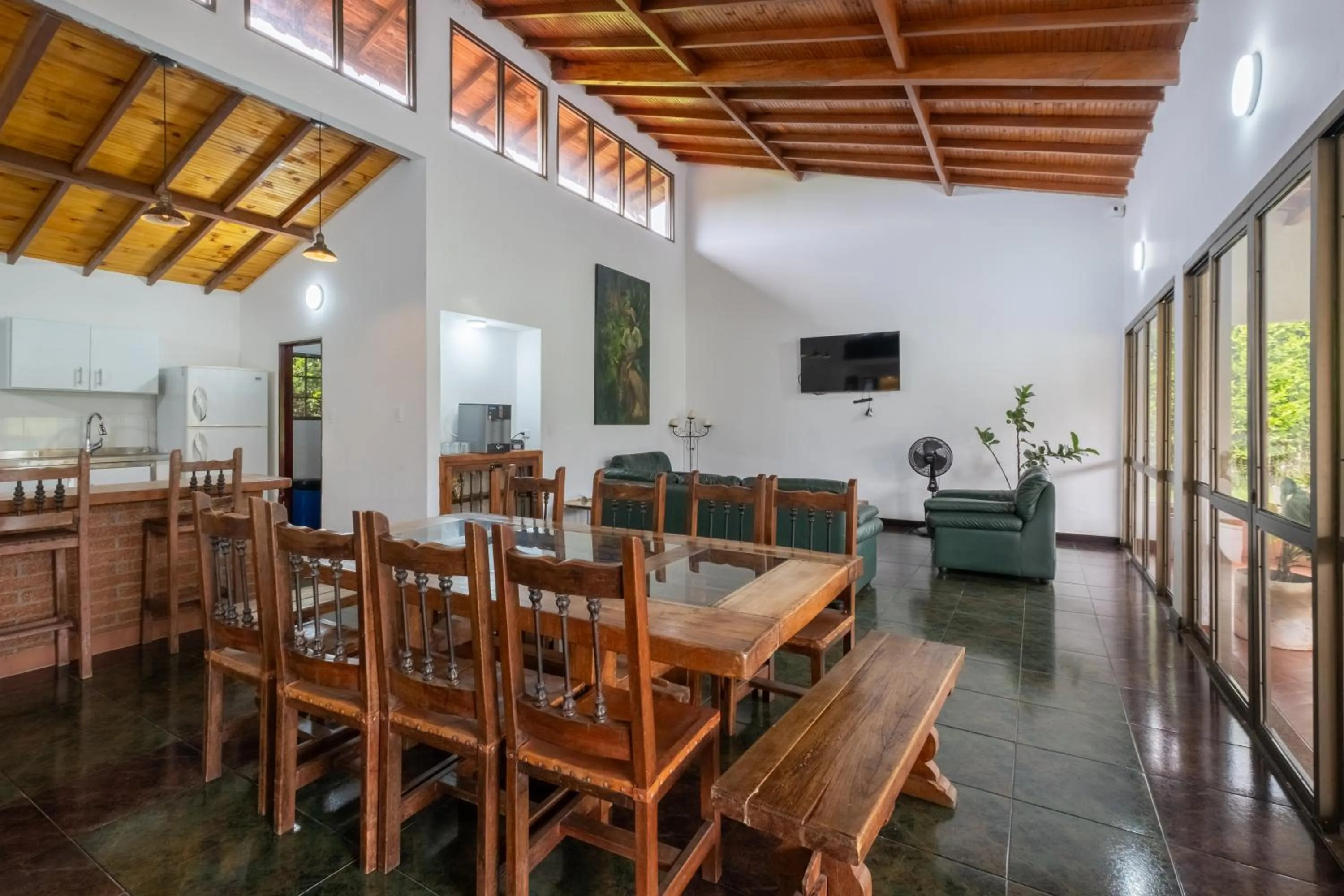 TV and multimedia in Hotel Chalet La Sofia by Majuva