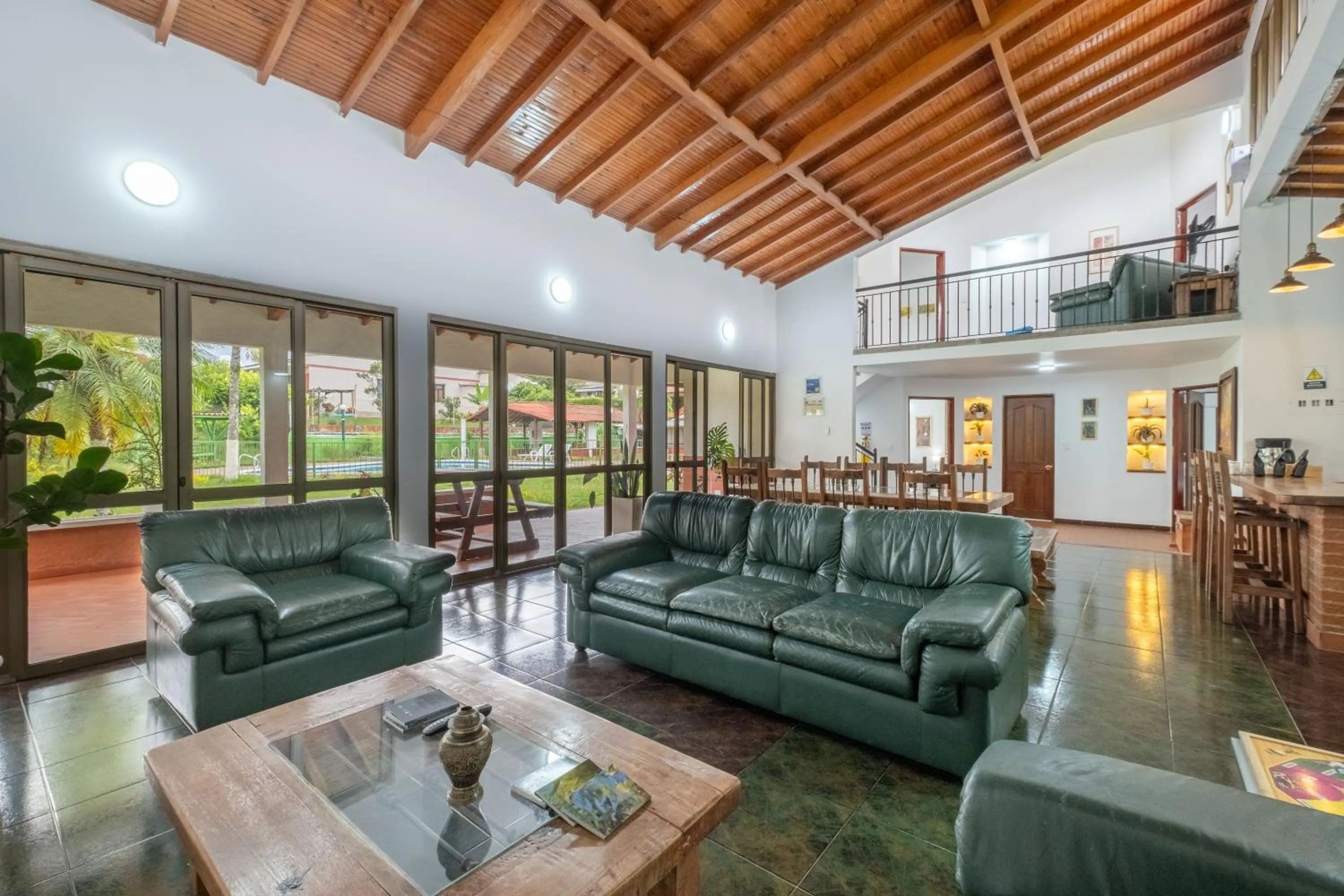 Communal lounge/ TV room in Hotel Chalet La Sofia by Majuva