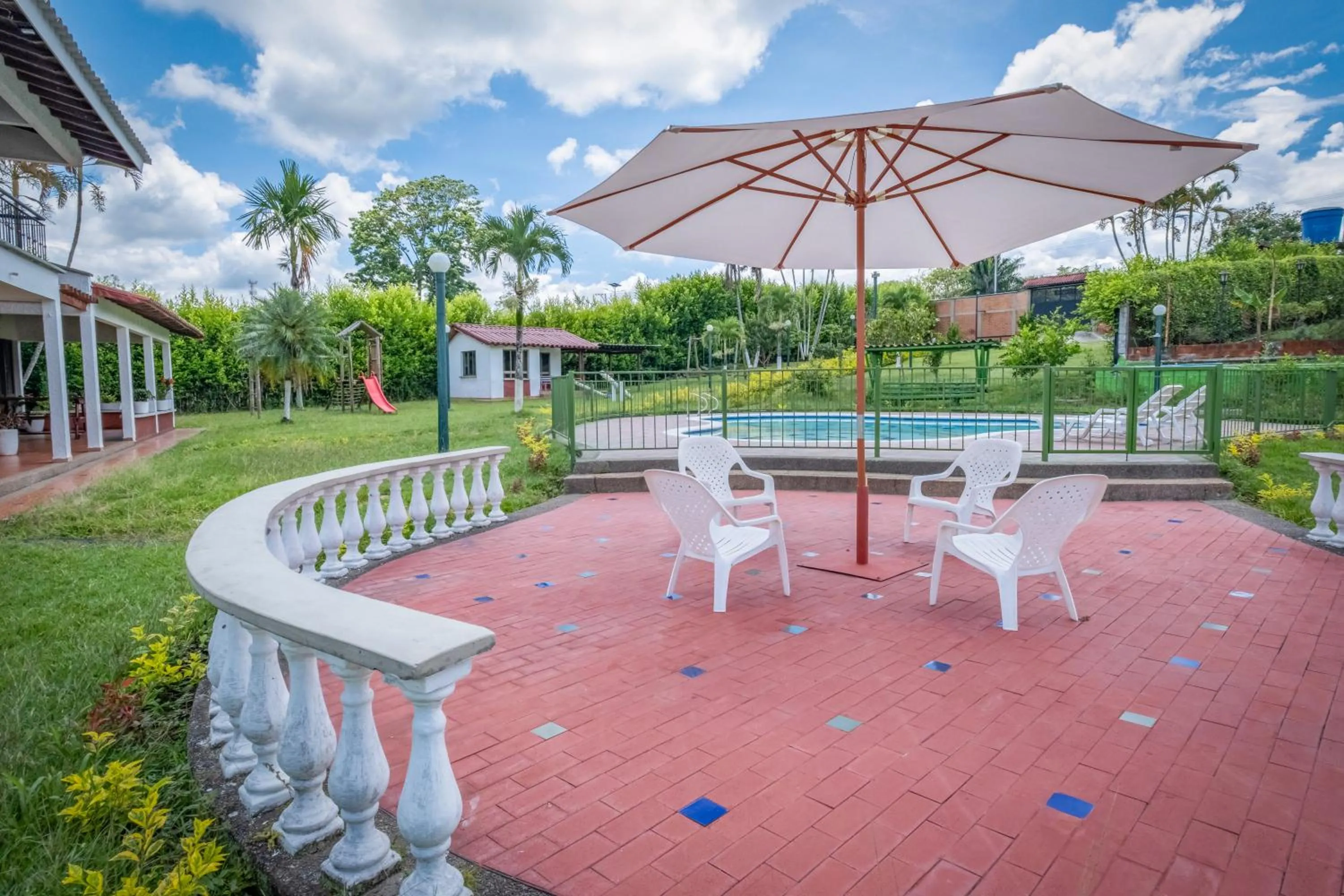 Garden in Hotel Chalet La Sofia by Majuva