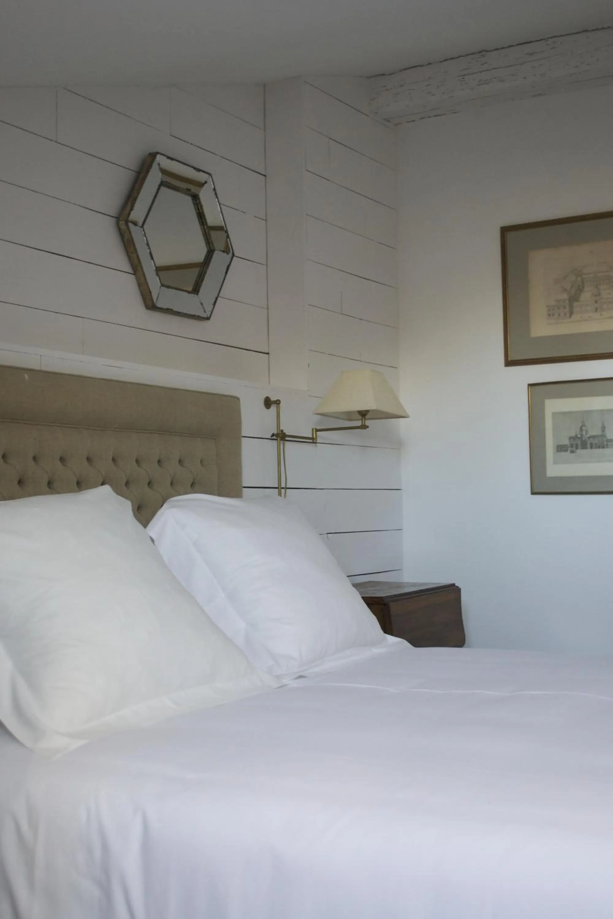 Decorative detail, Bed in Hotel Spa Salinas de Imón