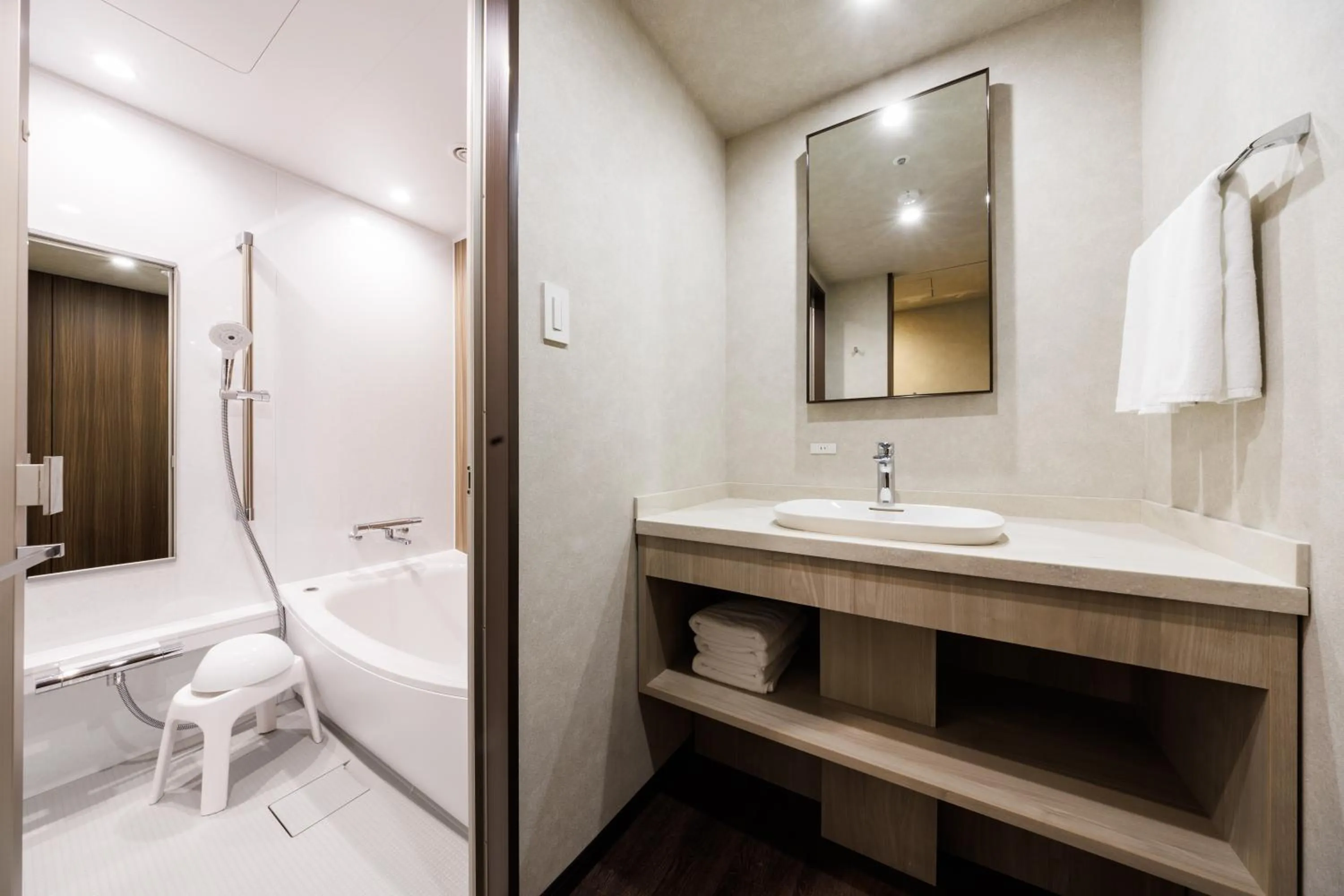 Bathroom in JR-East Hotel Mets Shibuya