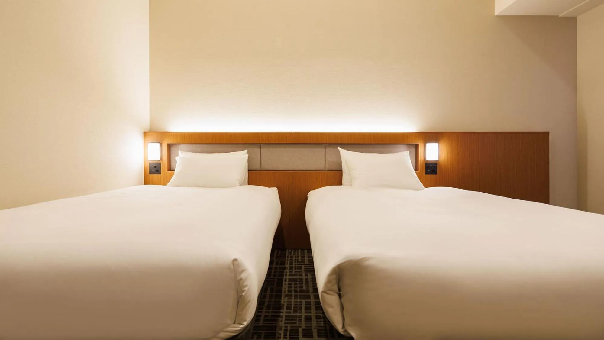 Photo of the whole room, Bed in JR-East Hotel Mets Komagome