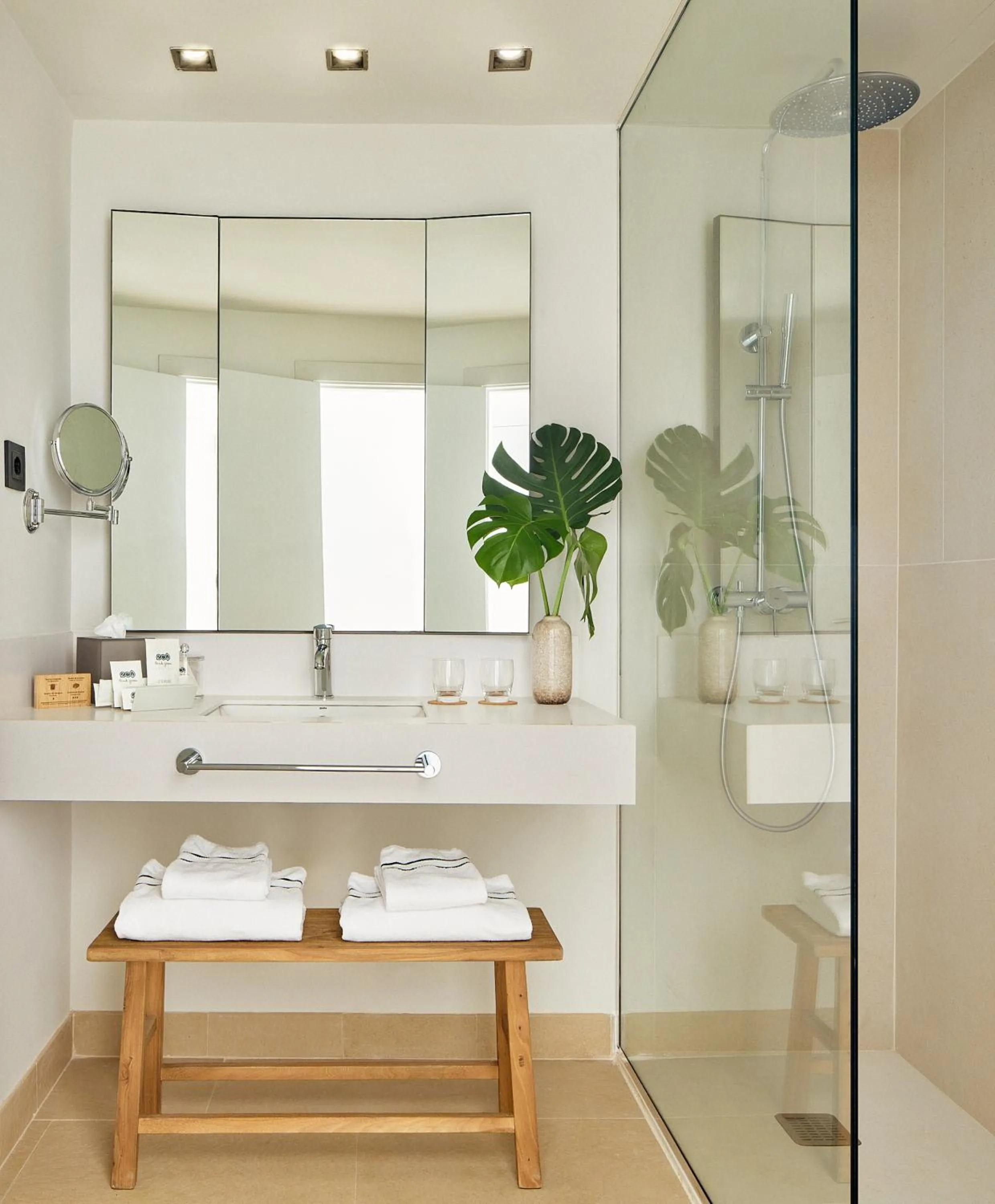 Bathroom in Meliá Lloret de Mar