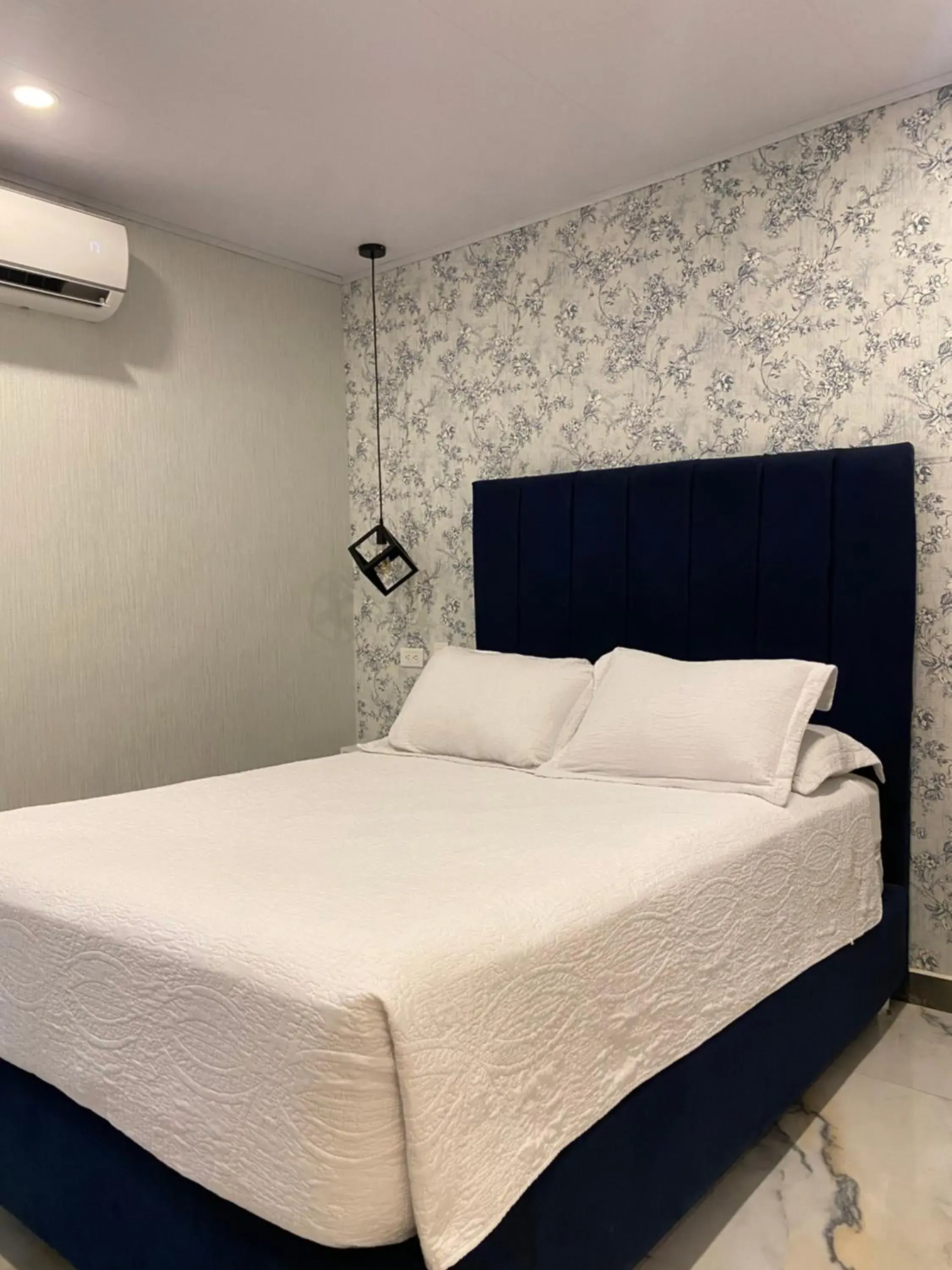 Double Room with Private Bathroom - single occupancy in WH HOTEL Double Room with Private Bathroom - single occupancy in WH HOTEL