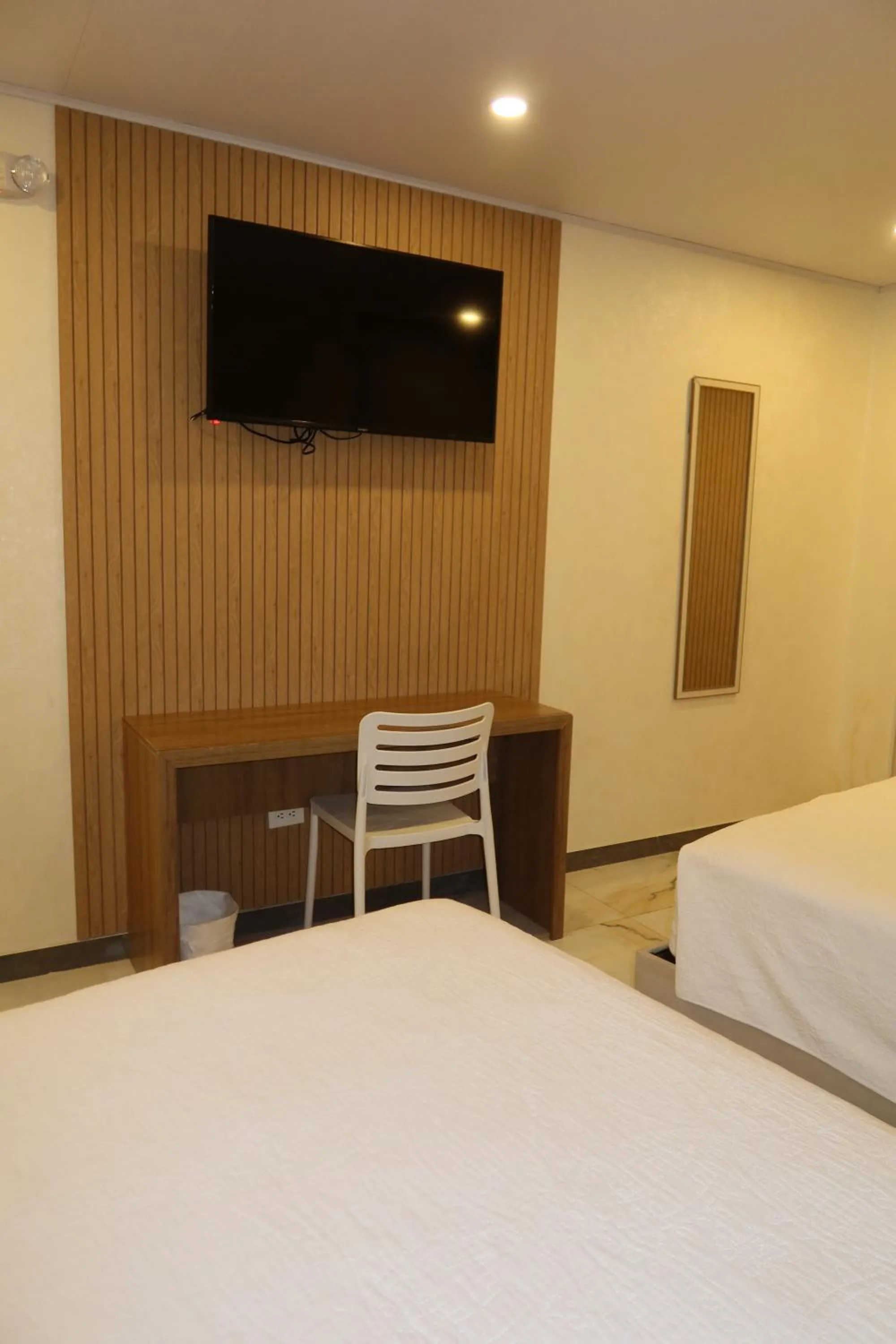 TV and multimedia, Bed in WH HOTEL