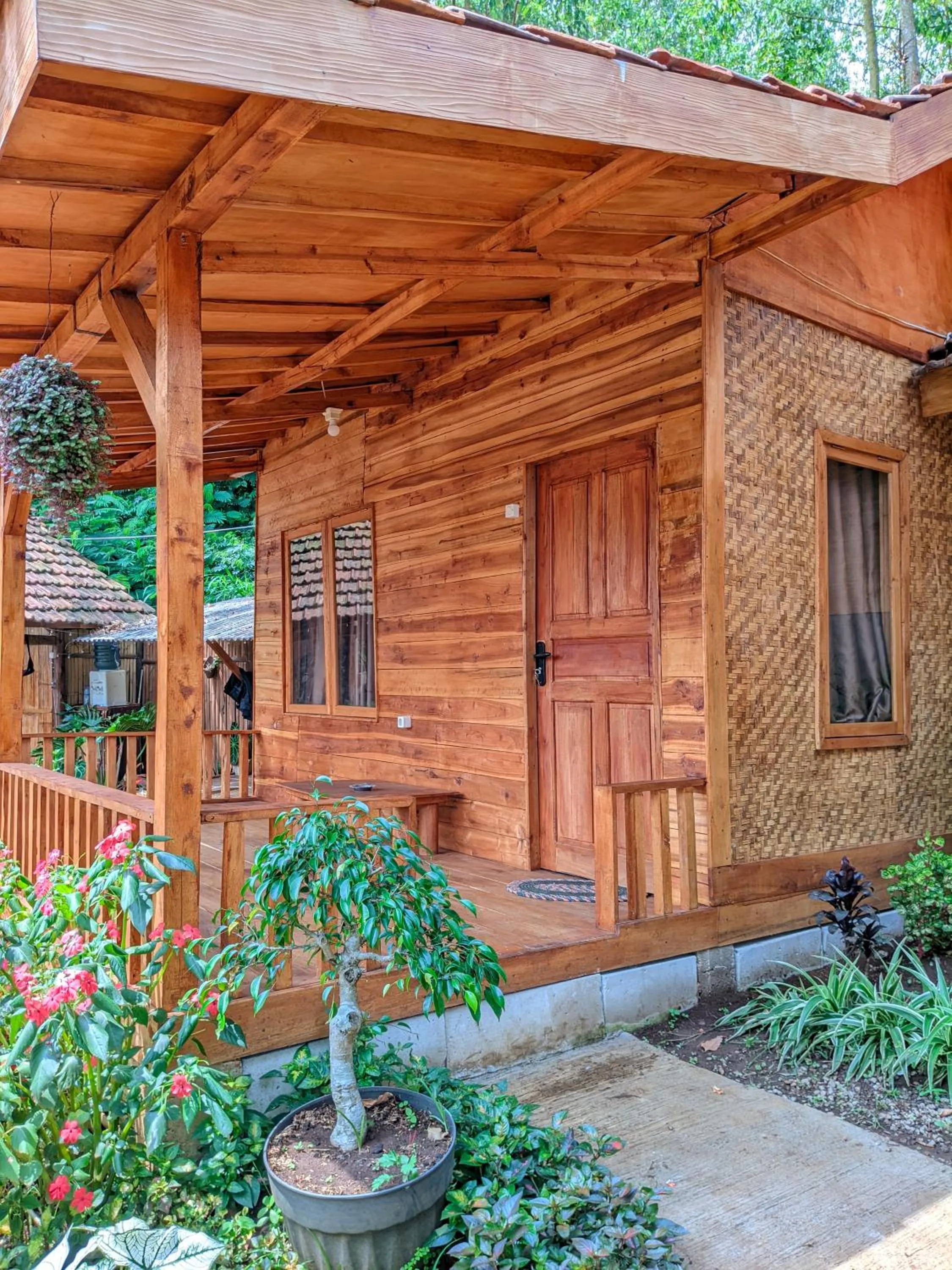 Kampung Bareto Cottage And Resto