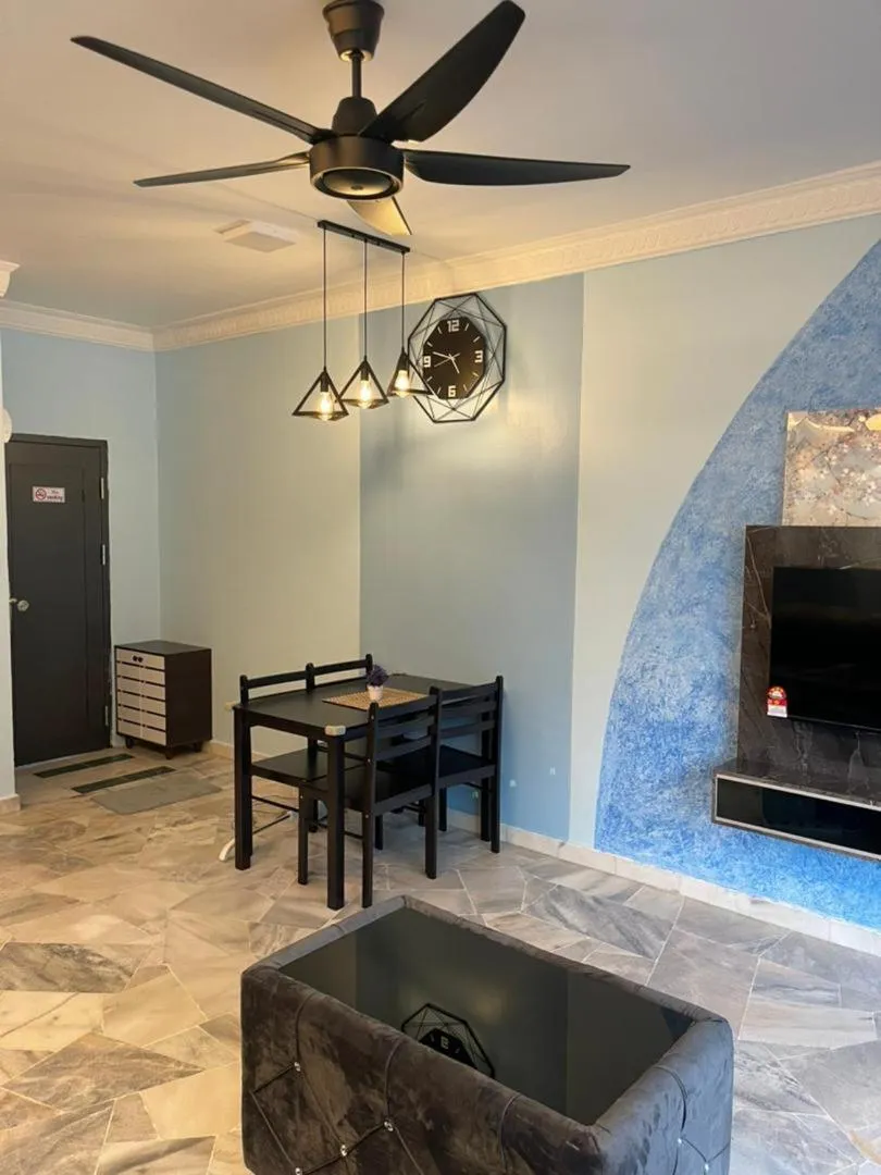 Dining area in Marina View Villas Pinnacle Guest House