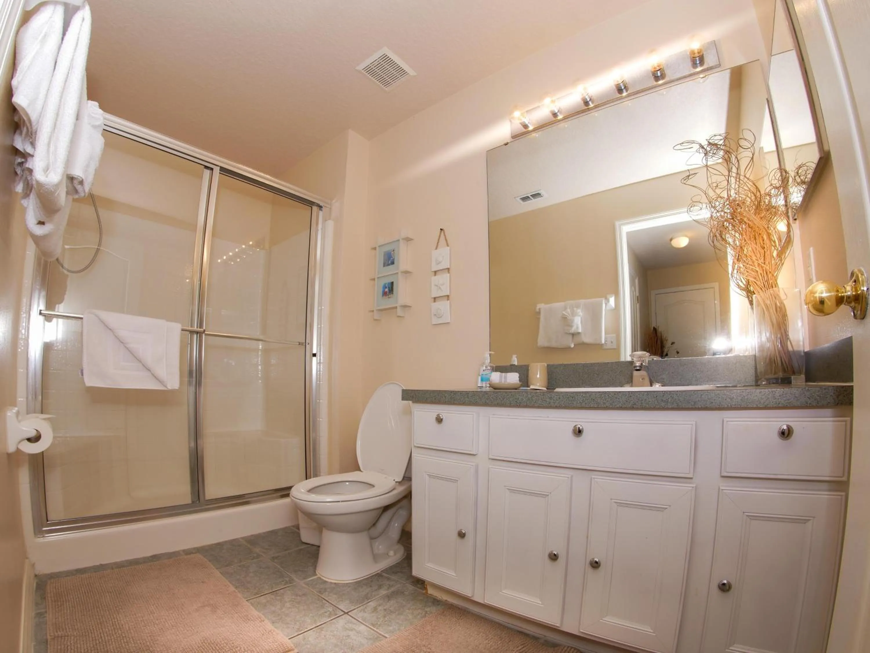 Kitchen or kitchenette in Great Community, Amazing Private Pool, Near Disney!