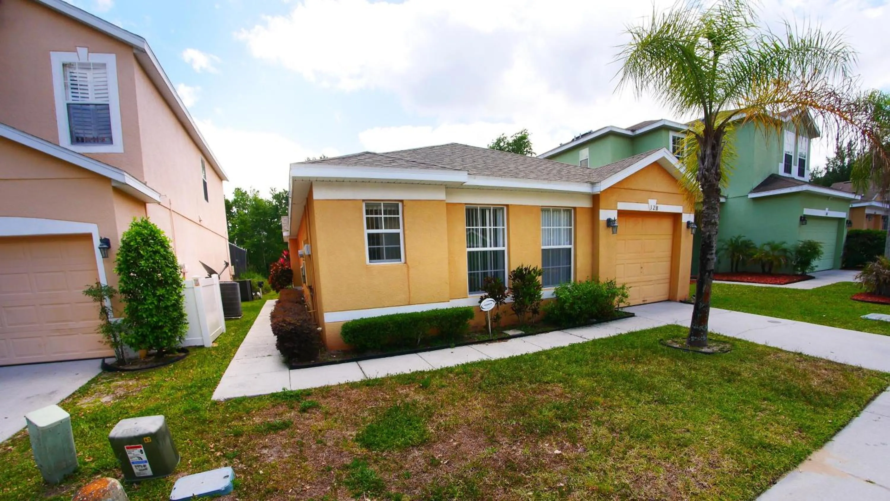 Property building in Great Community, Amazing Private Pool, Near Disney!