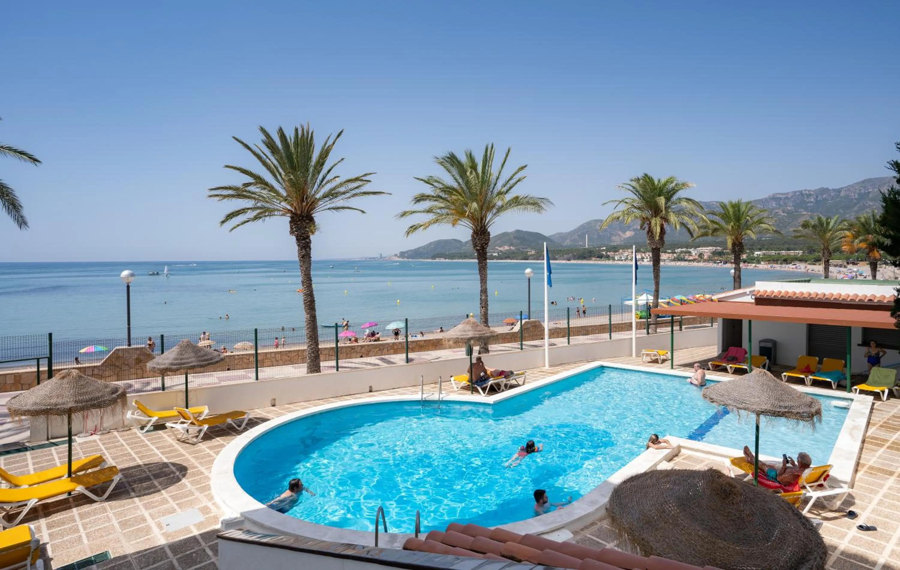 Swimming pool in Medplaya Hotel Vistamar Costa Dorada