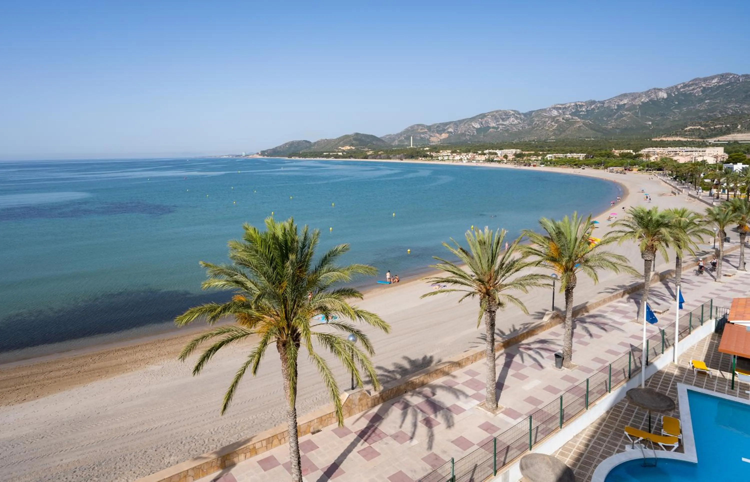 Swimming pool in Medplaya Hotel Vistamar Costa Dorada
