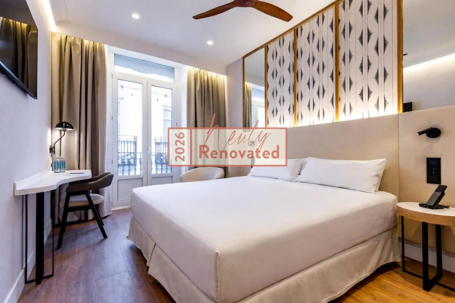 Bedroom, Bed in Petit Palace Plaza de la Reina