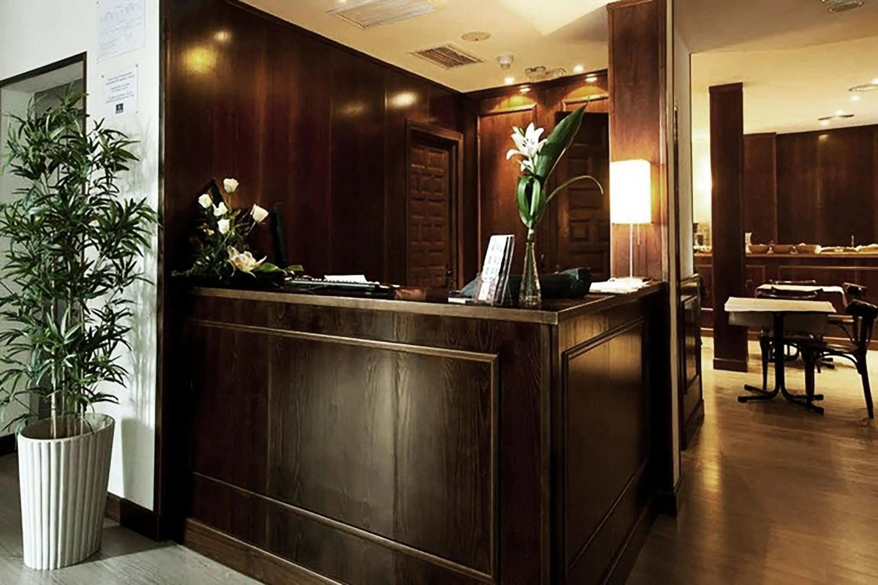 Lobby or reception in Sercotel Toledo Imperial