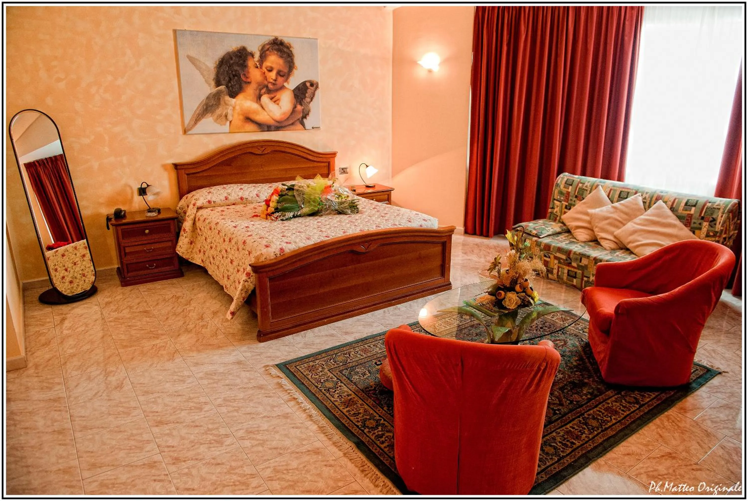 Bedroom, Bed in Demy Hotel