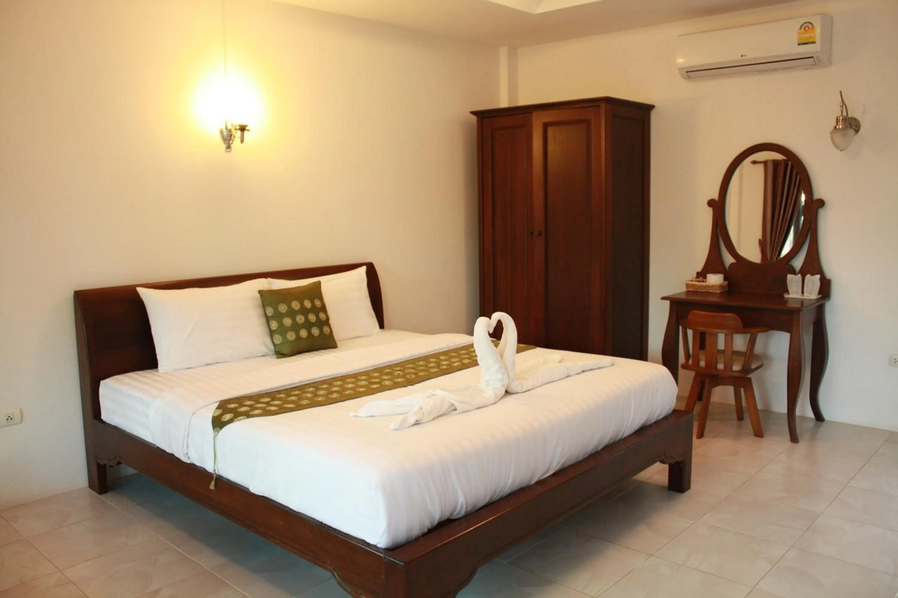 Photo of the whole room, Bed in Waterside Resort