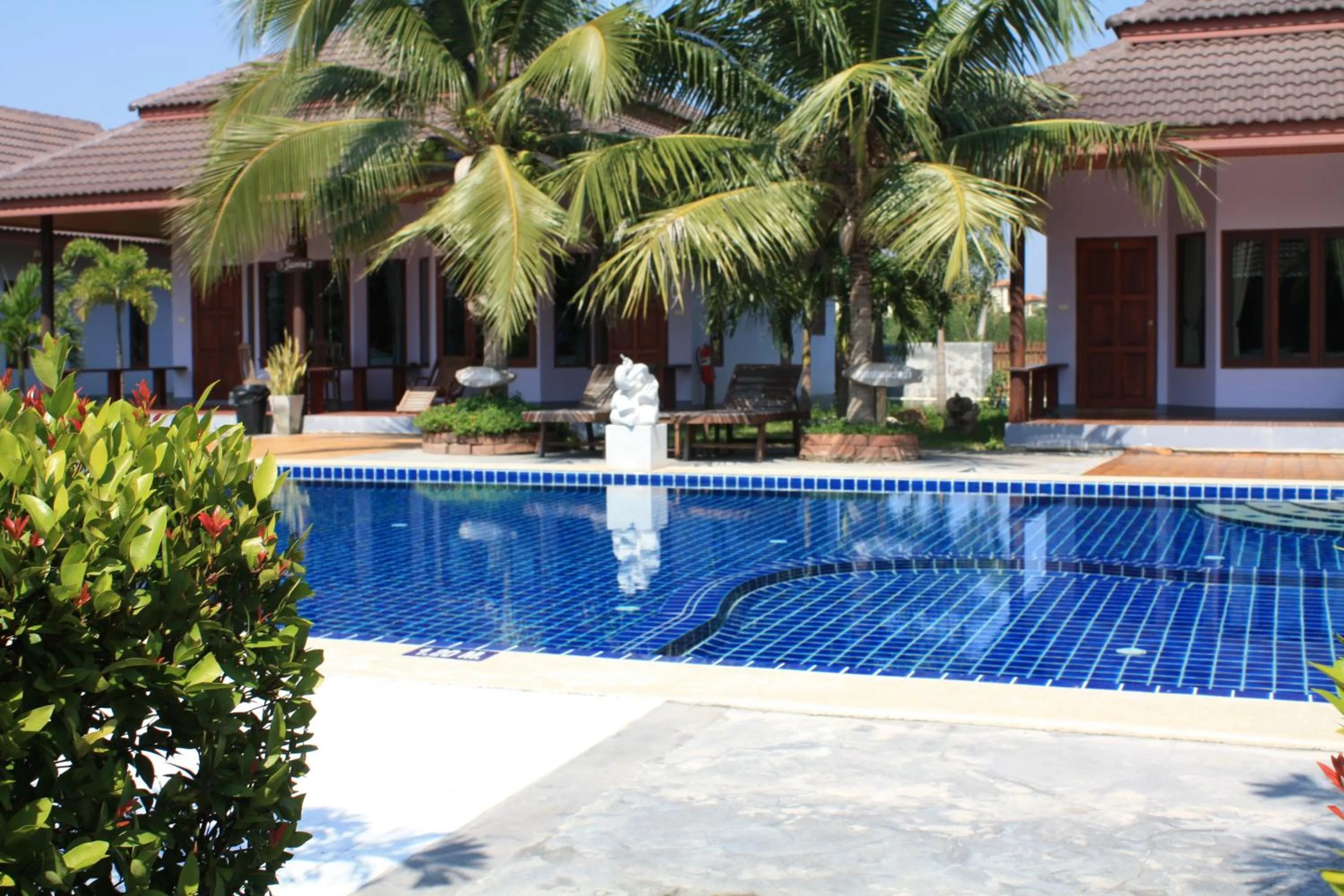 Pool view in Waterside Resort