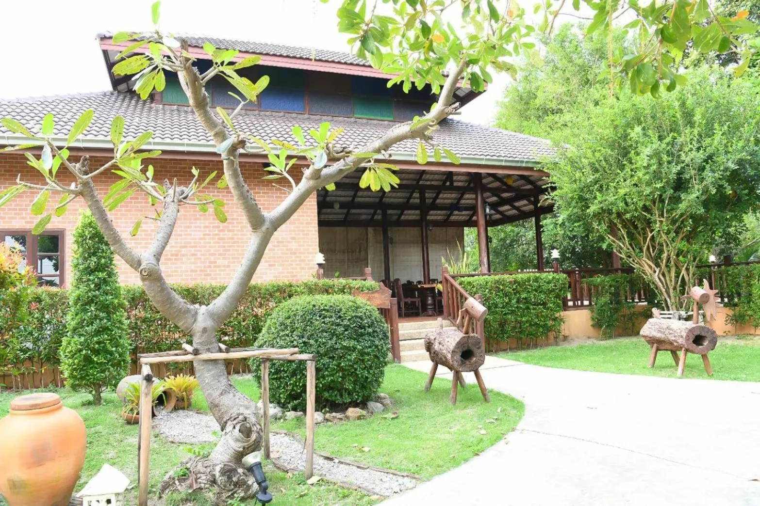 Garden view in Waterside Resort