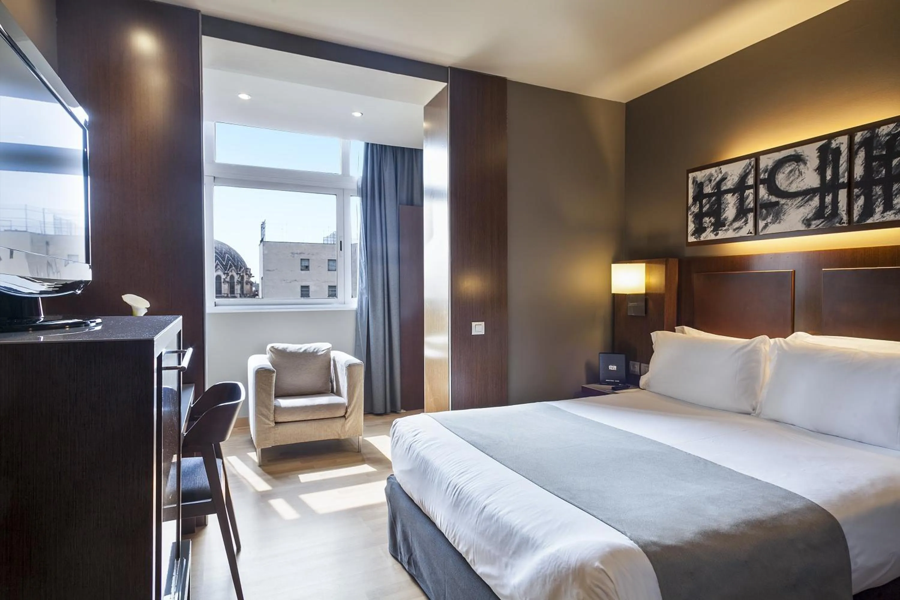 Spring, Bed in Acta Atrium Palace