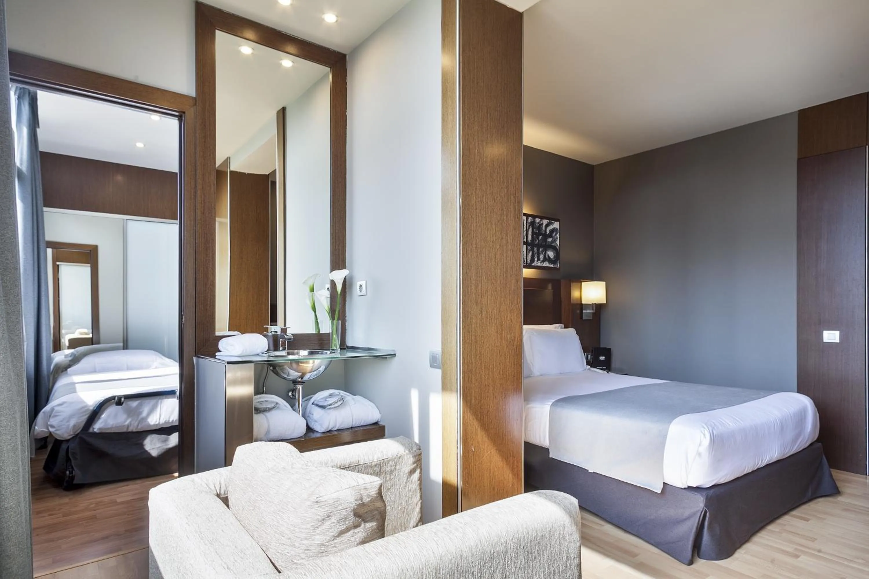 Spring, Bed in Acta Atrium Palace