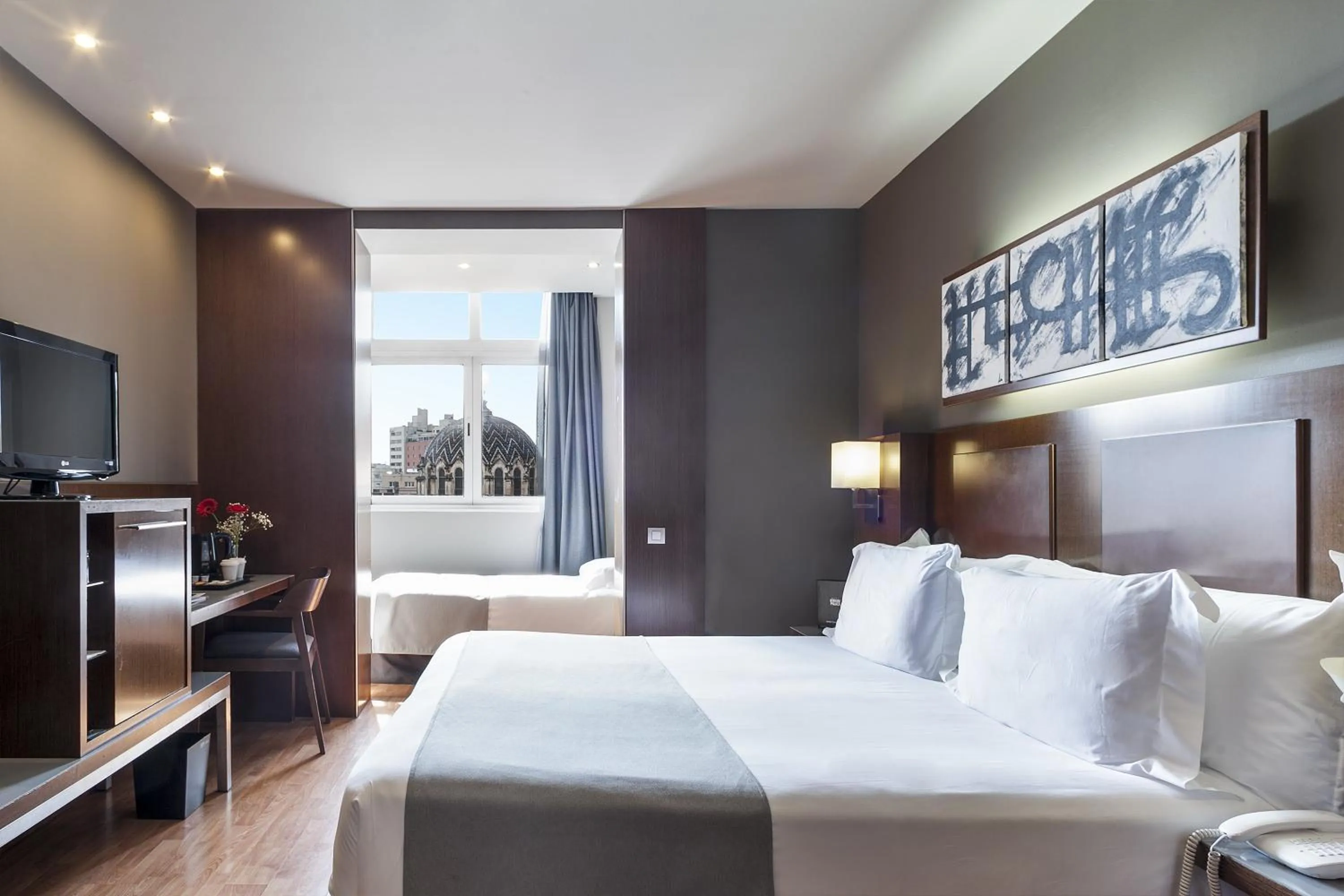 Spring, Bed in Acta Atrium Palace