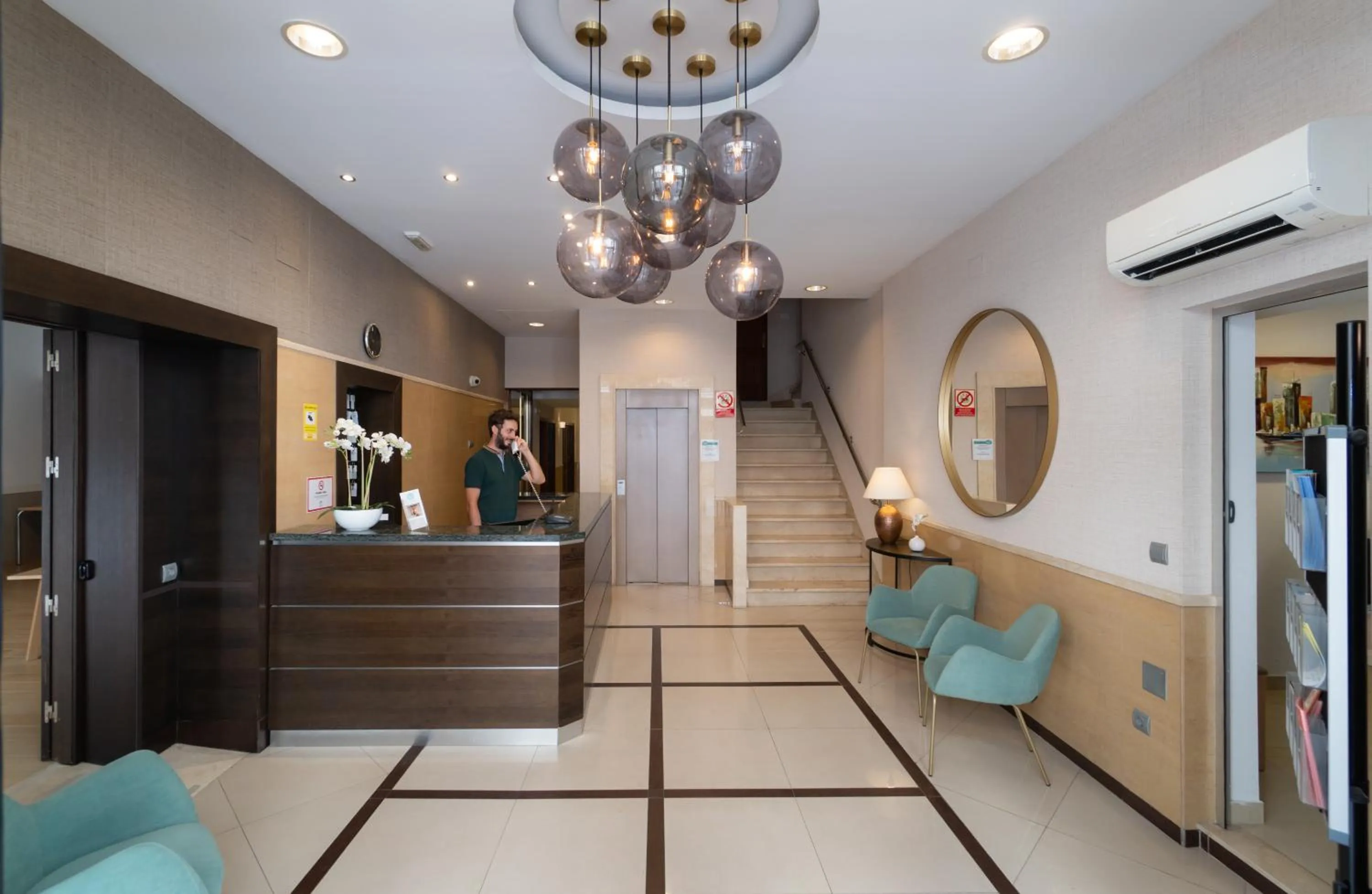 Lobby or reception in Hotel Sur Málaga