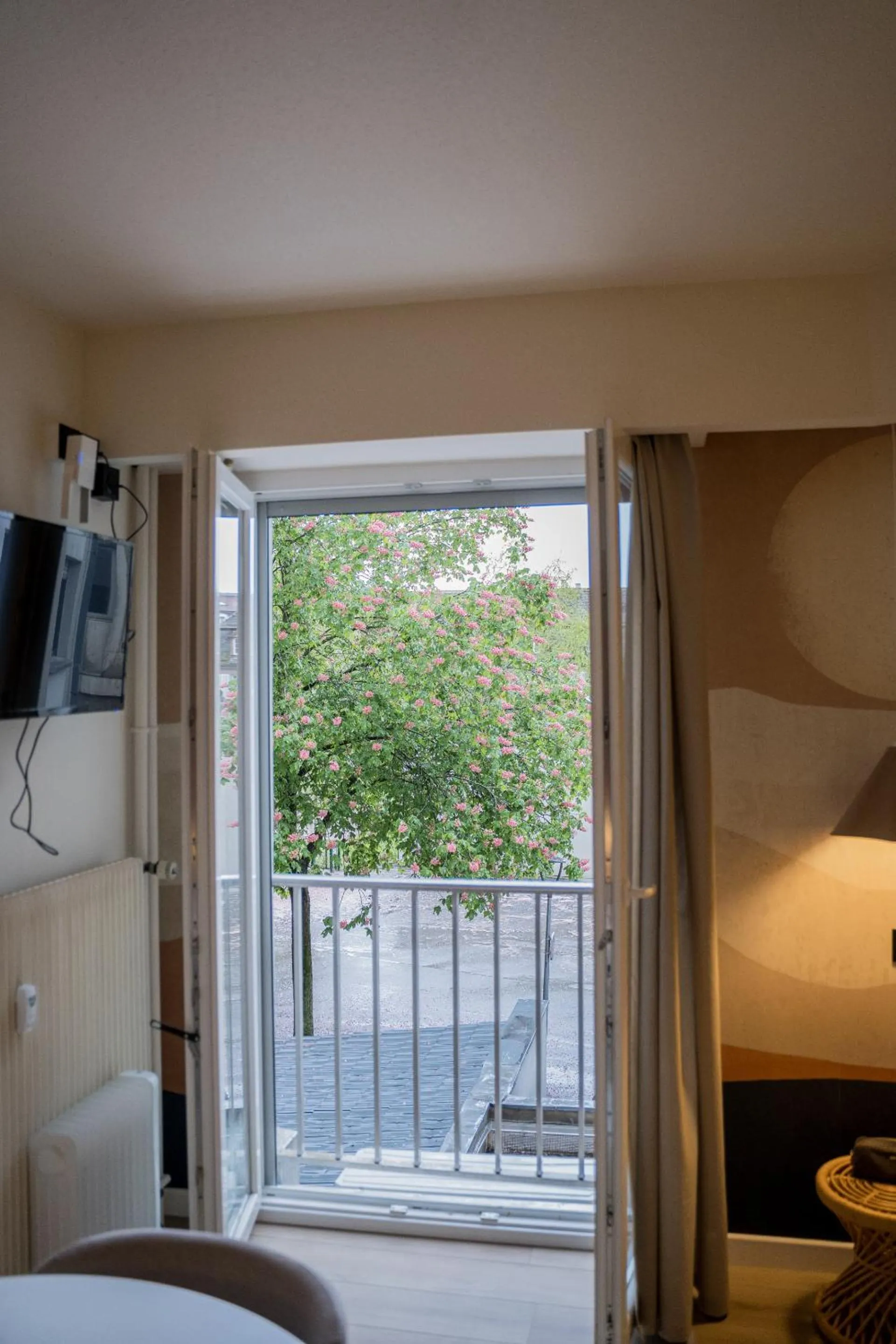 View (from property/room), Bed in Le Gabriel - STRASBOURG